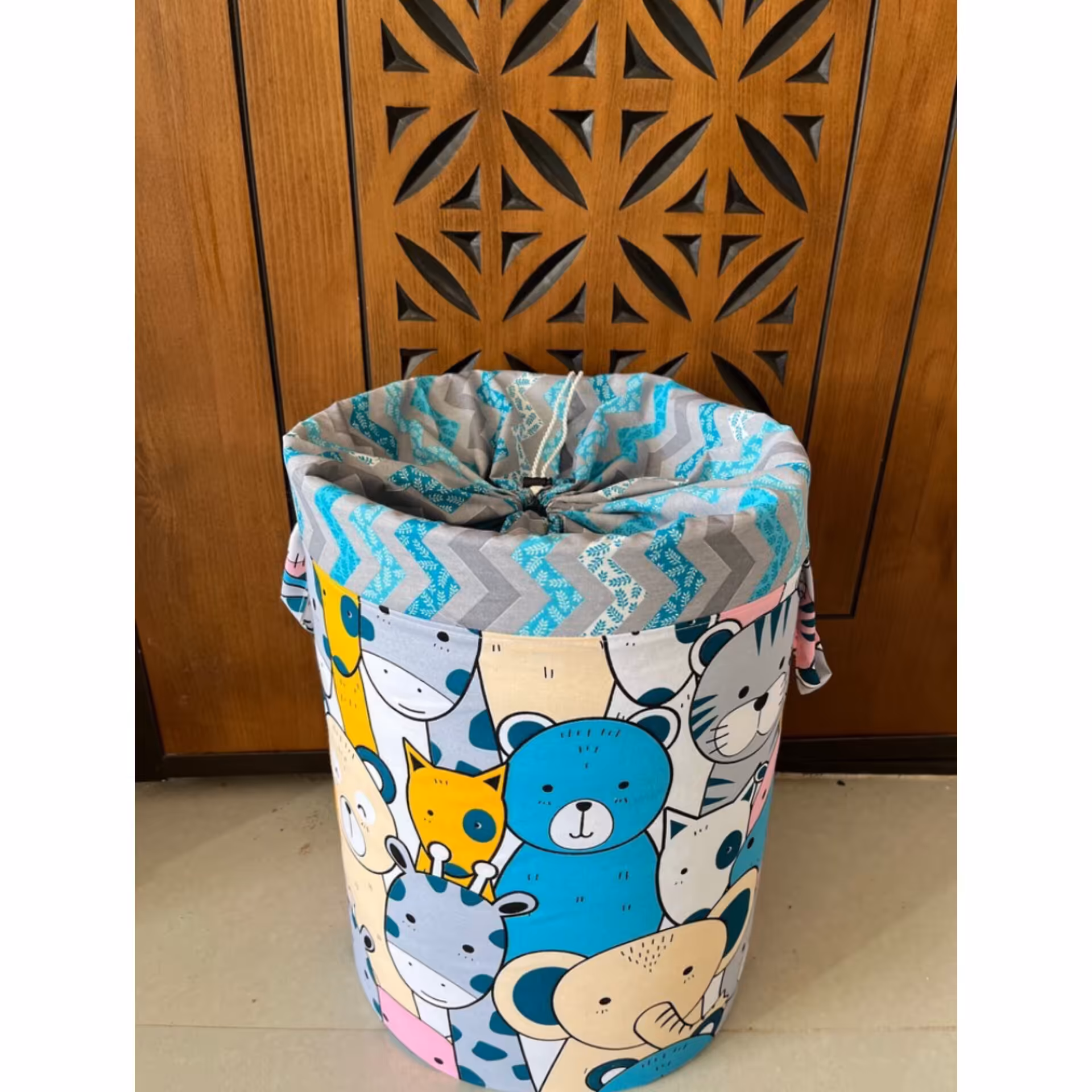 باکس  پارچه ای اسباب بازی یا لباس کودک( طرح حیوانات)  دارای رنگبندی