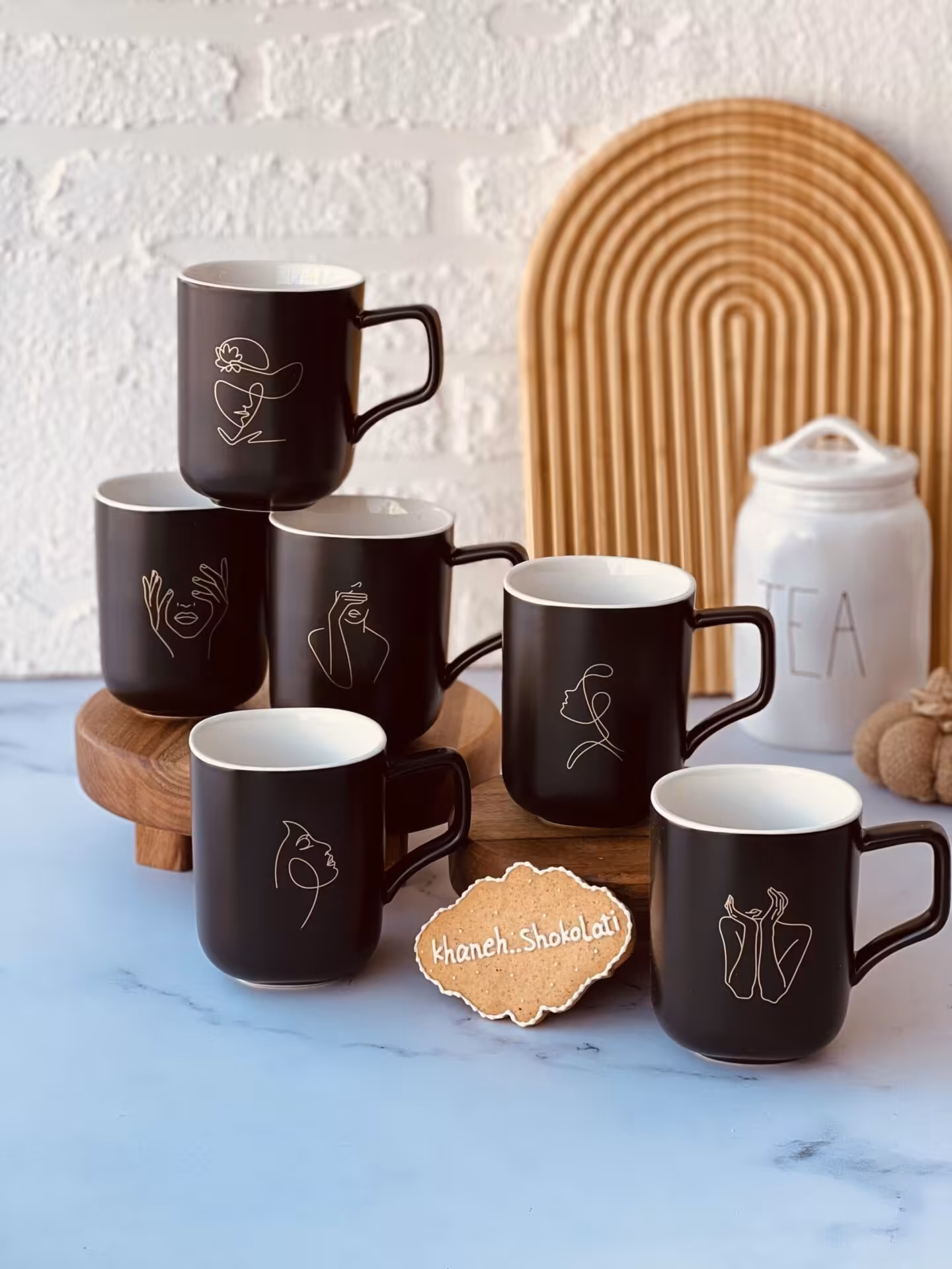 ماگ مشکی مینیمال طرح چهره