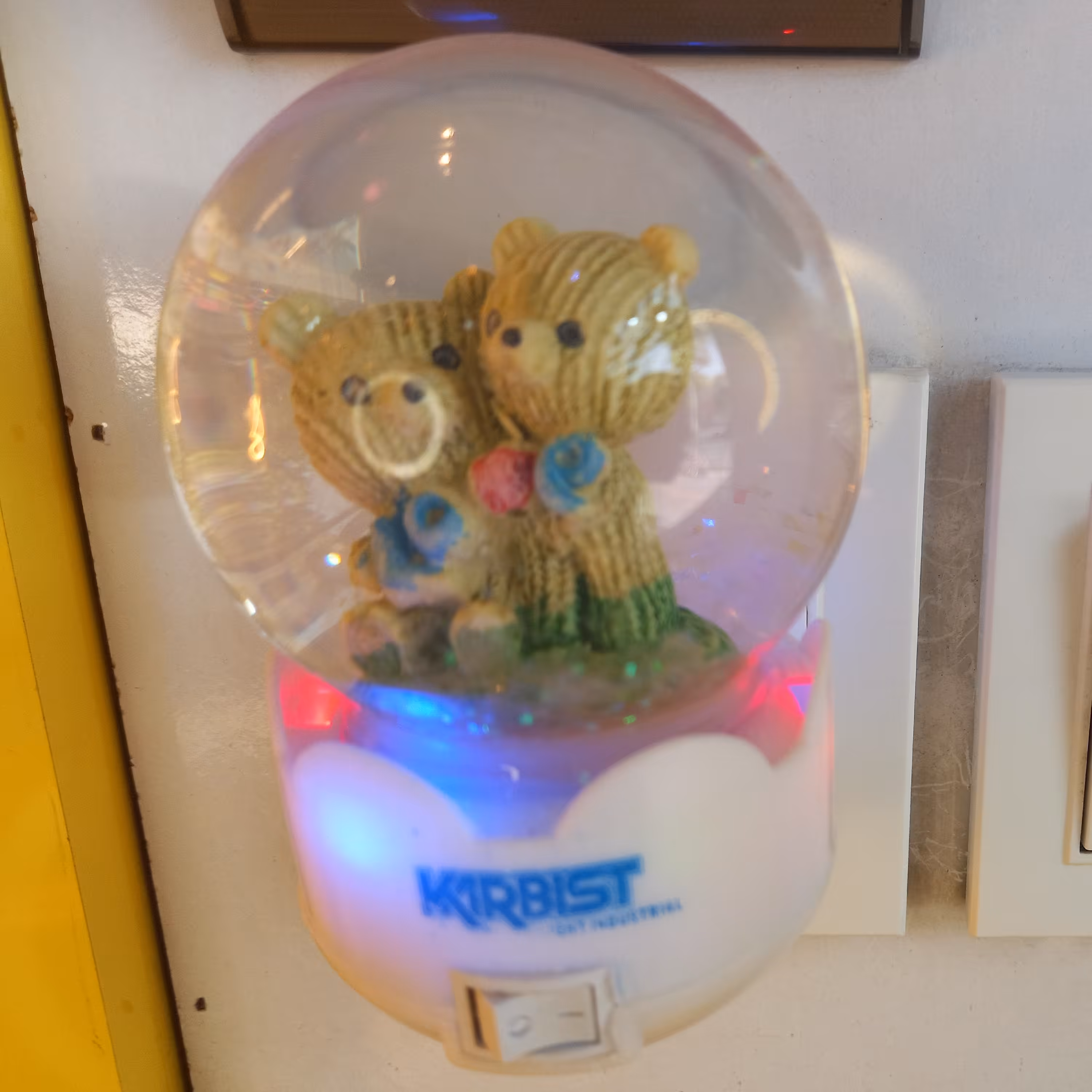 چراغ خواب مدل گوی شیشه ای کد 5