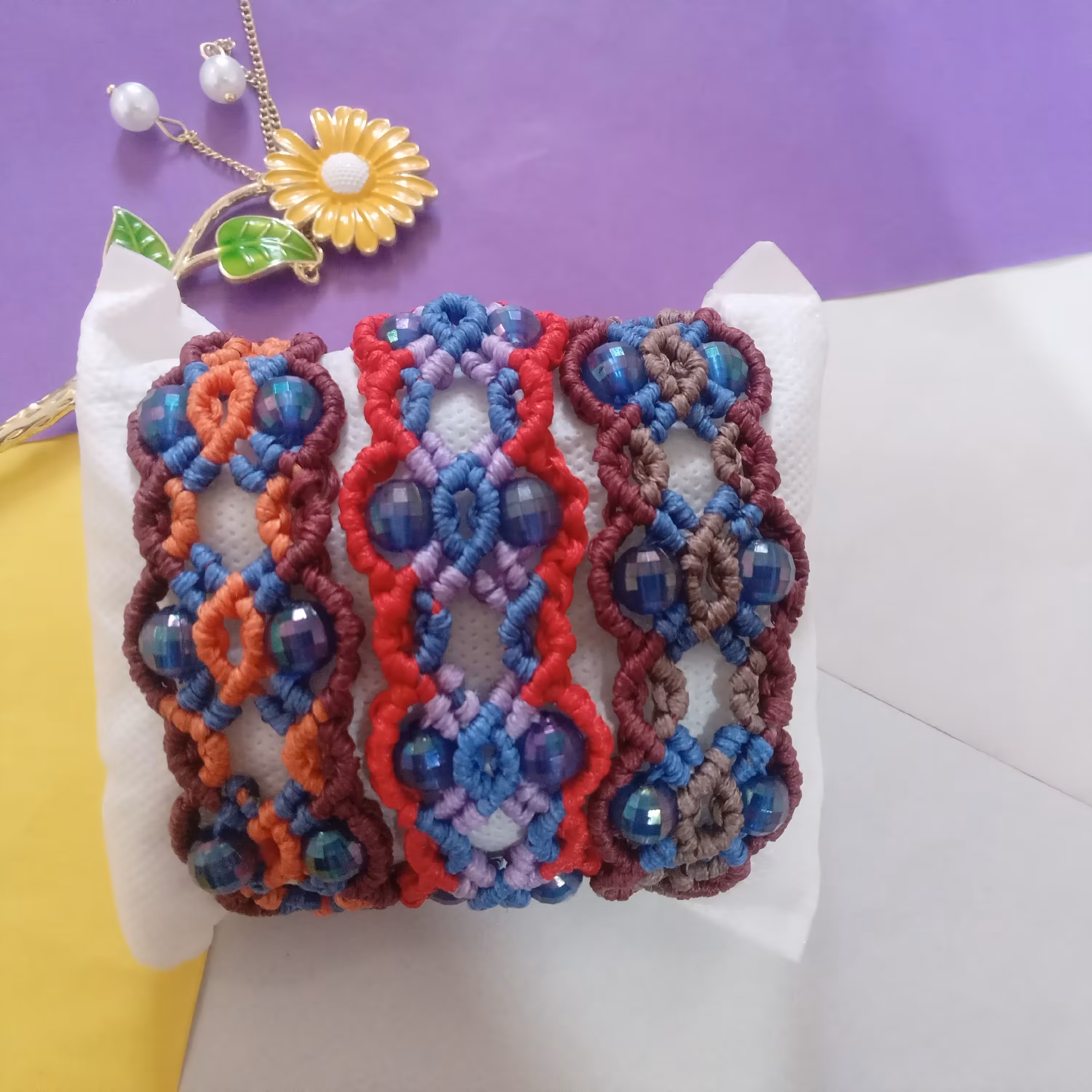 دستبند مکرومه