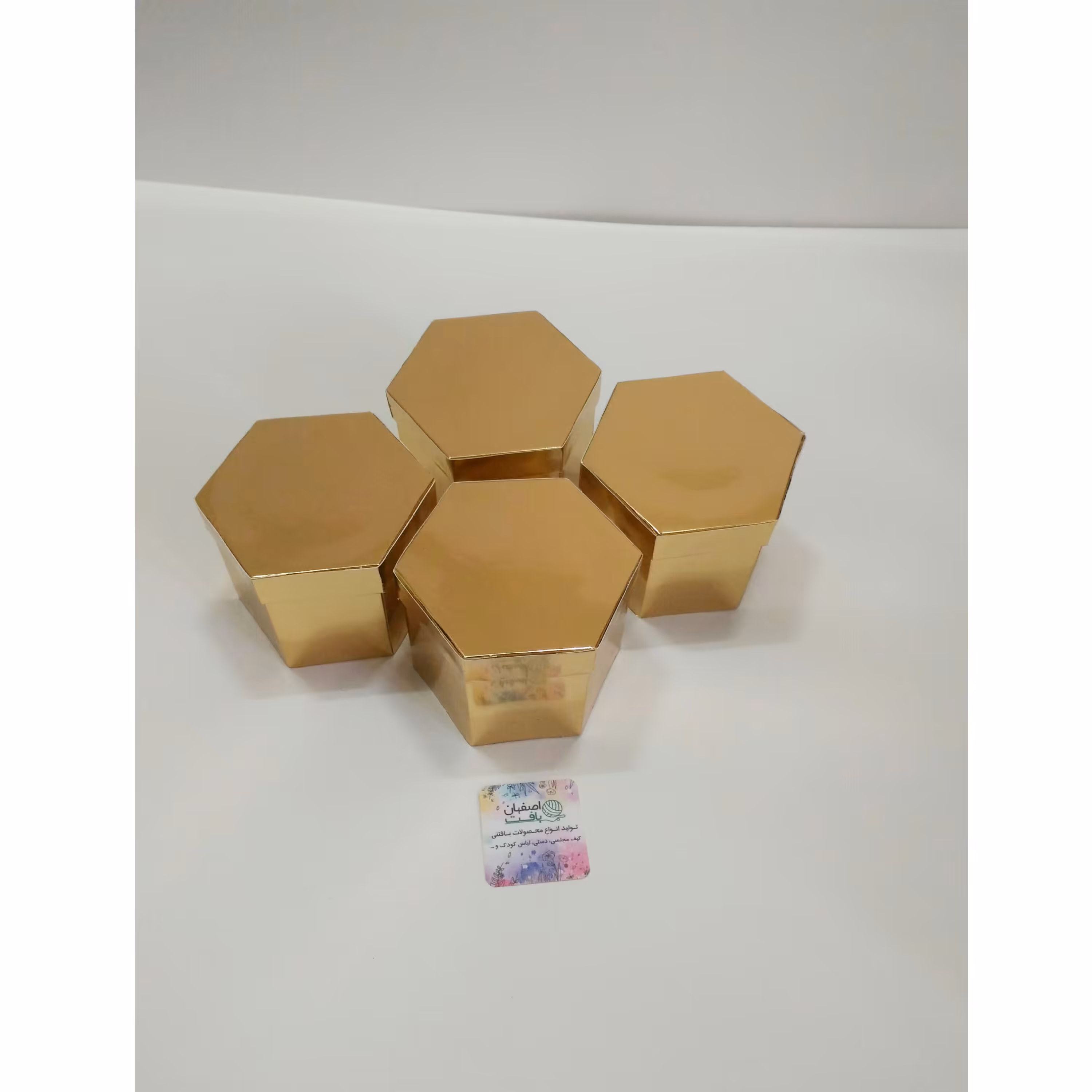 باکس عسل جعبه کادو شش ضلعی آینه ای طلایی  هرضلع 6 سانت ارتفاع 10  سایز 2متوسط
