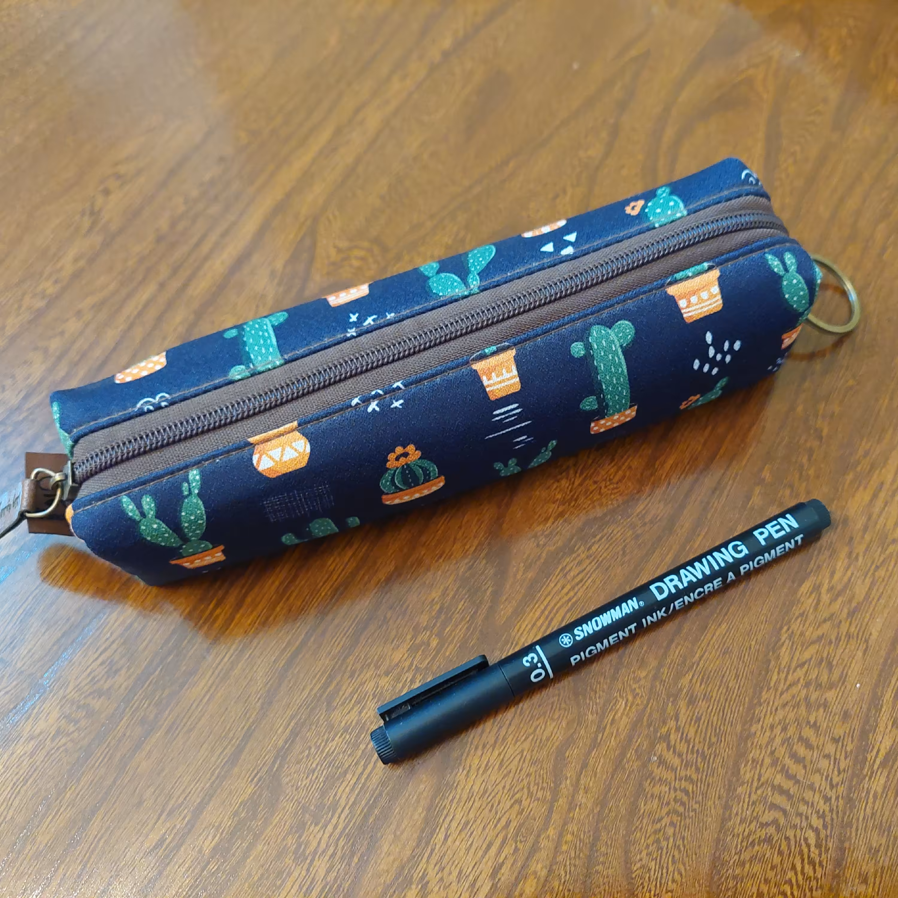 جامدادی، آویز کوله پشتی و کیف آرایشی(فانتزی، شیک، کیوت، باکیفیت و جادار (طرح کاکتوس))