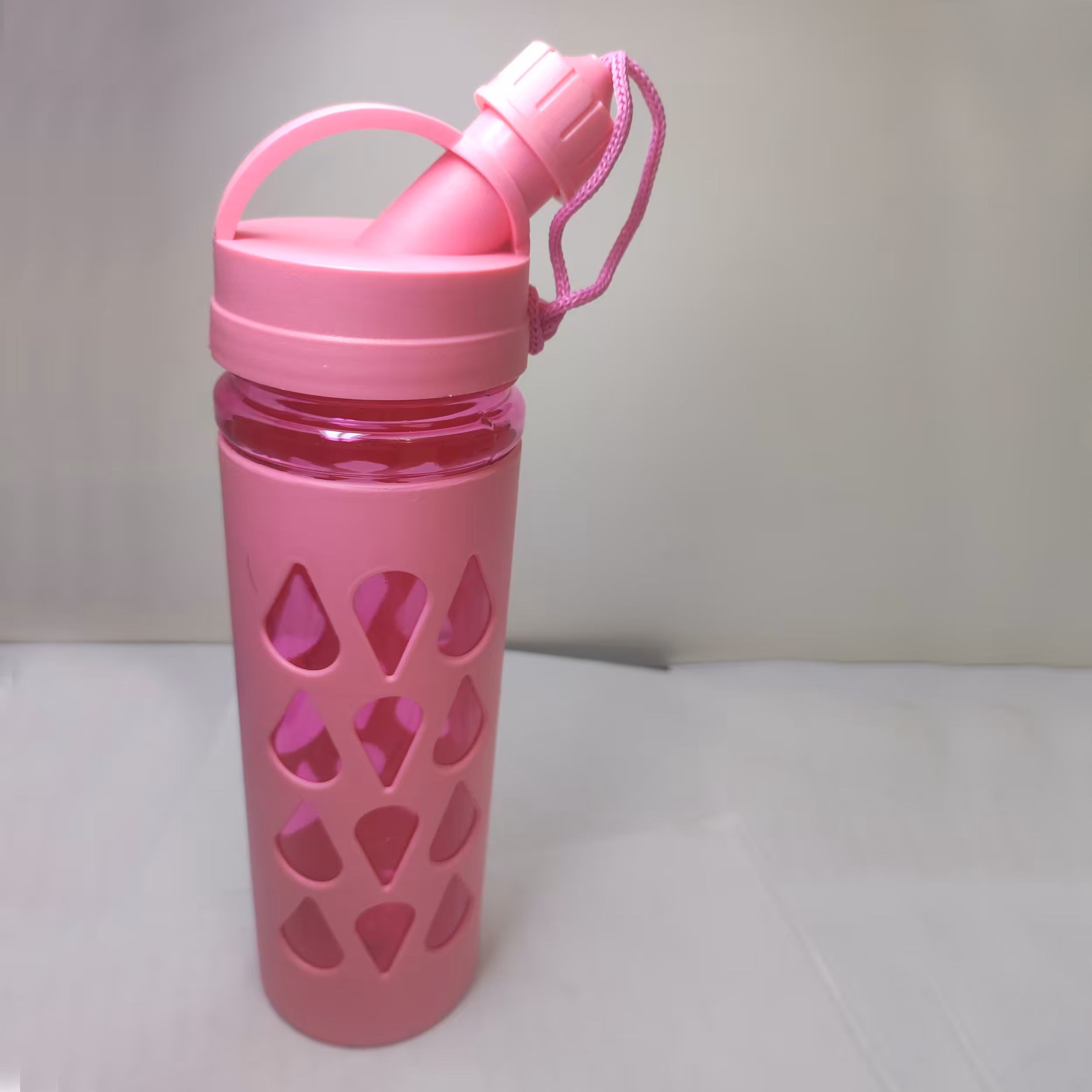 قمقمه مدل دراپ گنجایش 0.75 لیتر صورتی