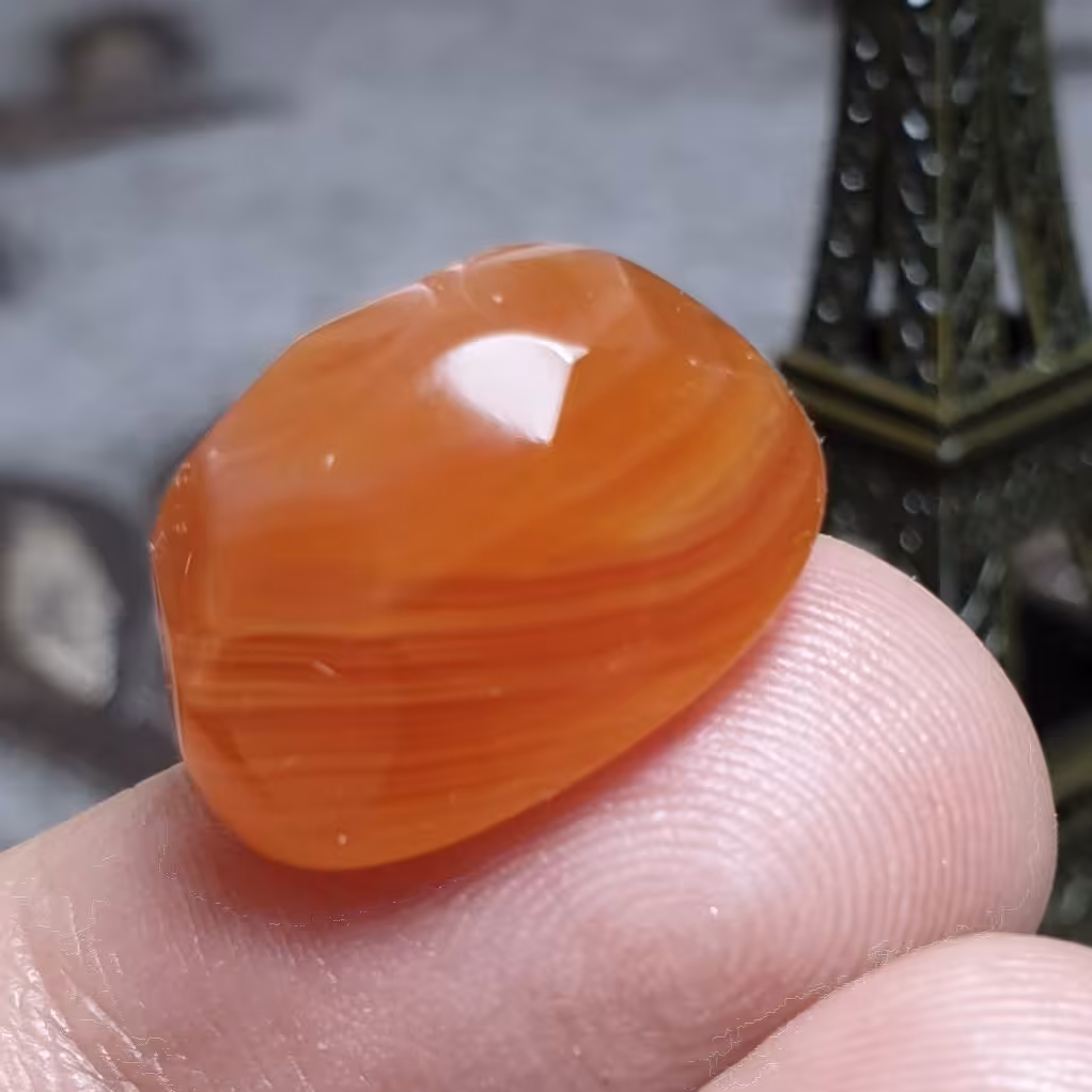  نگین فوق العاده زیبای عقیق خراسانی اصل معدنی با تراش فست
کد 25665