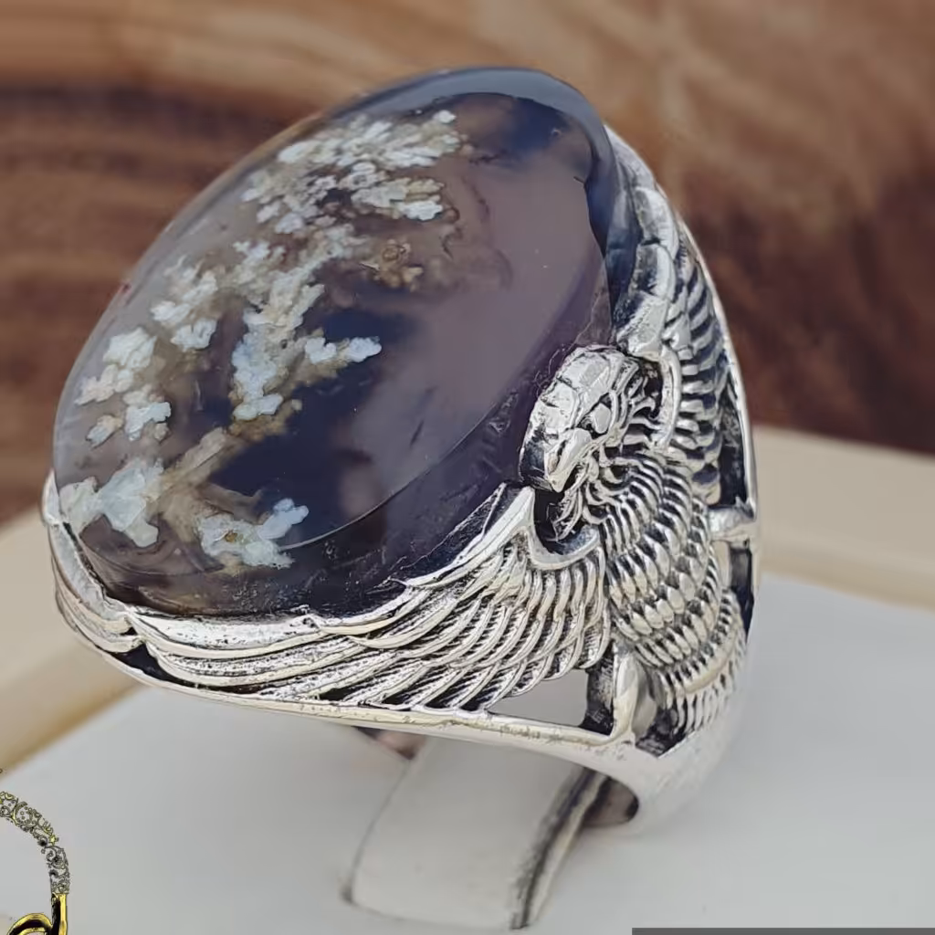 انگشتر نقره مردانه طرح عقاب با نگین شجر بهاره اصل و معدنی