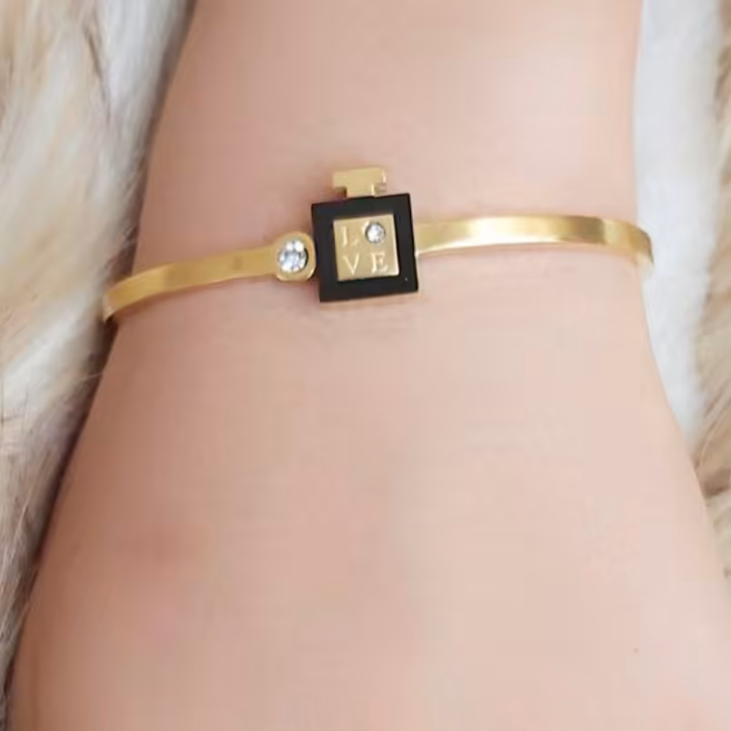 النگو دستبندی استیل ...بدون حساسیت ورنگ ثابت..