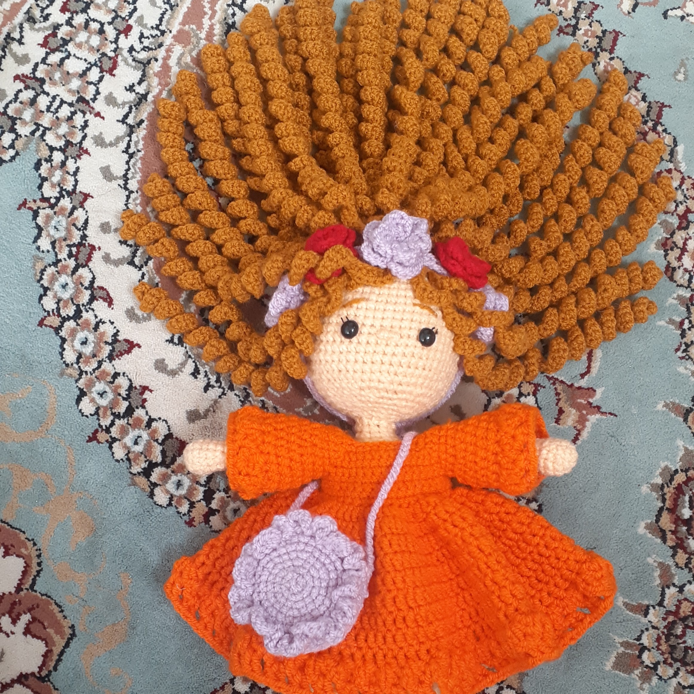 عروسک دختربهار بافتنی