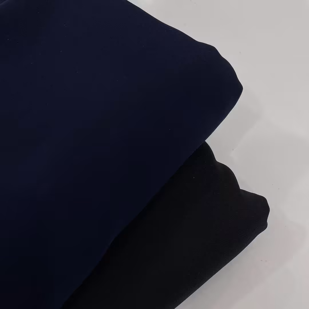 پارچه ی کرپ مازراتی مناسب برای مانتو و کت شلوار و دامن و ماکسی و پیراهن و لباس بچگانه