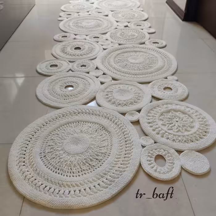 فرشینه قلاببافی طرح موتیف گرد 