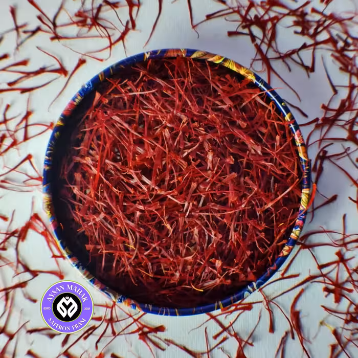 زعفران  سوپر  نگین اتویی  در بسته بندی ظروف خاتم(5 گرم)