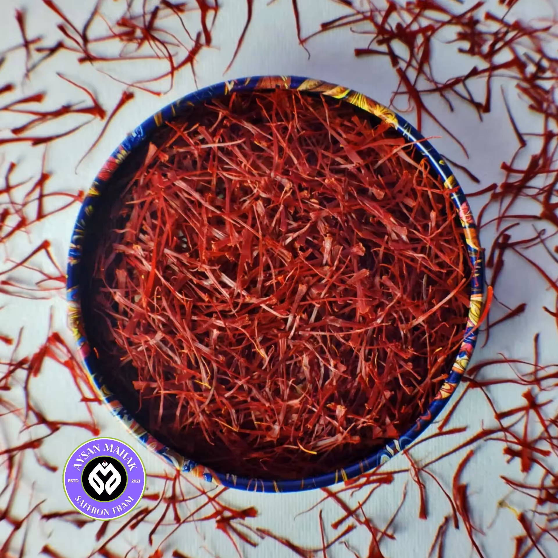 زعفران  سوپر  نگین اتویی  در بسته بندی ظروف خاتم(5 گرم)