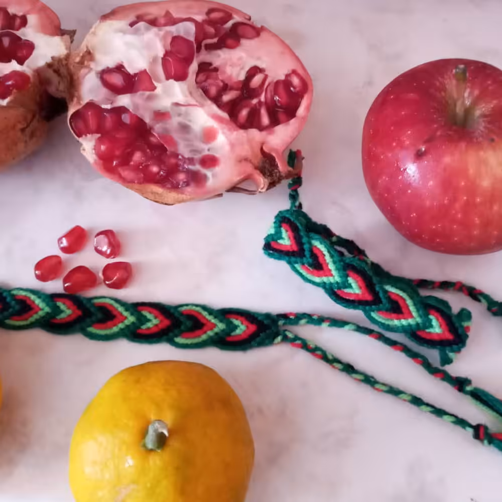 دستبند دوستی طرح یلدا