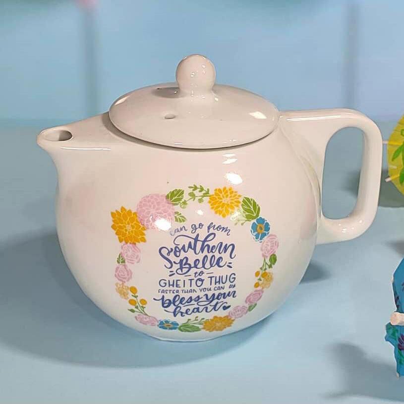 قوری چینی طرح دار چای و دمنوش همراه با کارتن کادویی