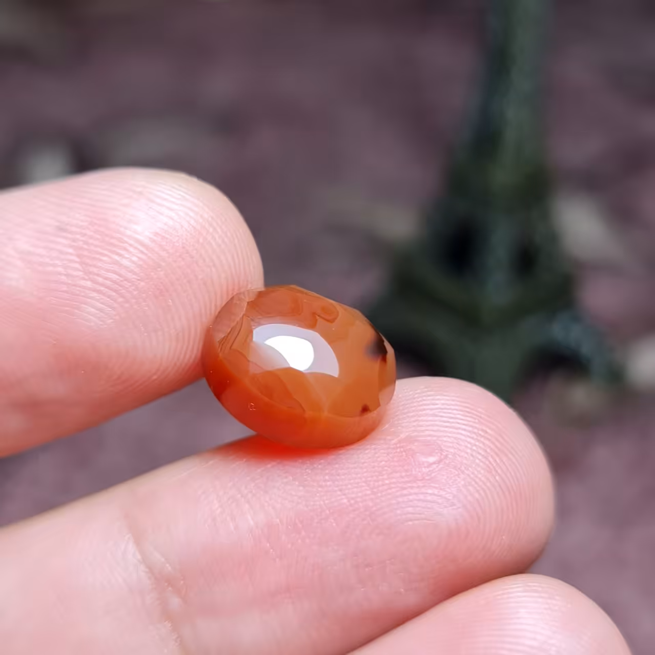  نگین فوق العاده زیبای سنگ عقیق معدنی اصل یمن با تراش فست 
کد 25377
