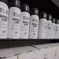 اسپری فیکساتور آرایشیمیلانی milani  ،مناسب برای تثبیت آرایش و ماندگار کردن آرایش تا 16 ساعت محصول آمریکایی 