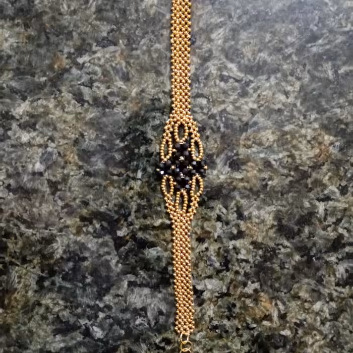 دستبند و انگشتر منجوق و کریستال 