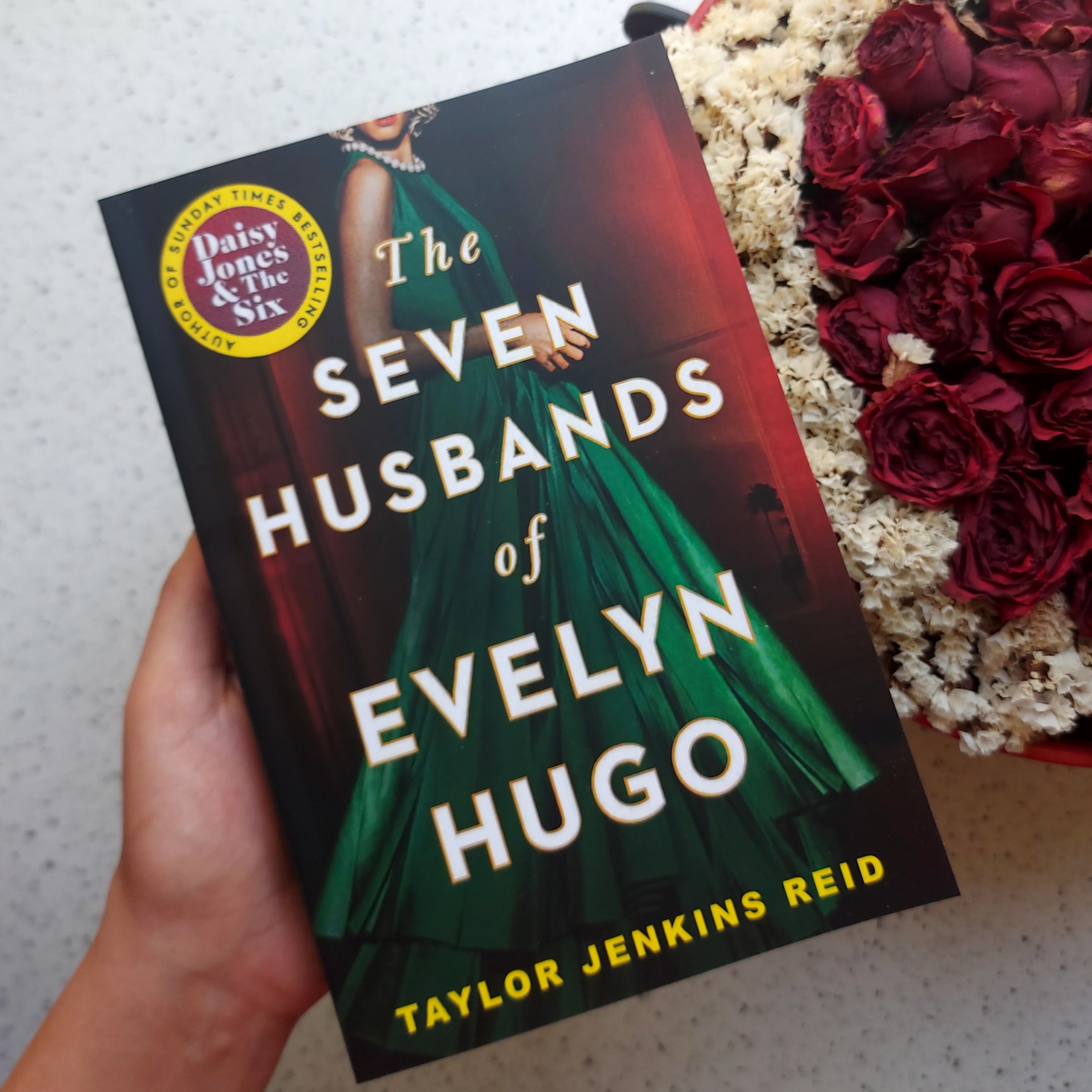 رمان انگلیسی The Seven Husband of Evelyn Hugo نوشته ی Taylor Jnkins Reid