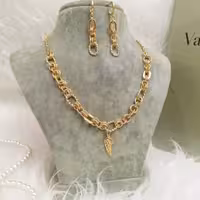 نیم ست استیل 
رولکسی
ضد حساسیت و رنگ ثابت
استفاده مداوم