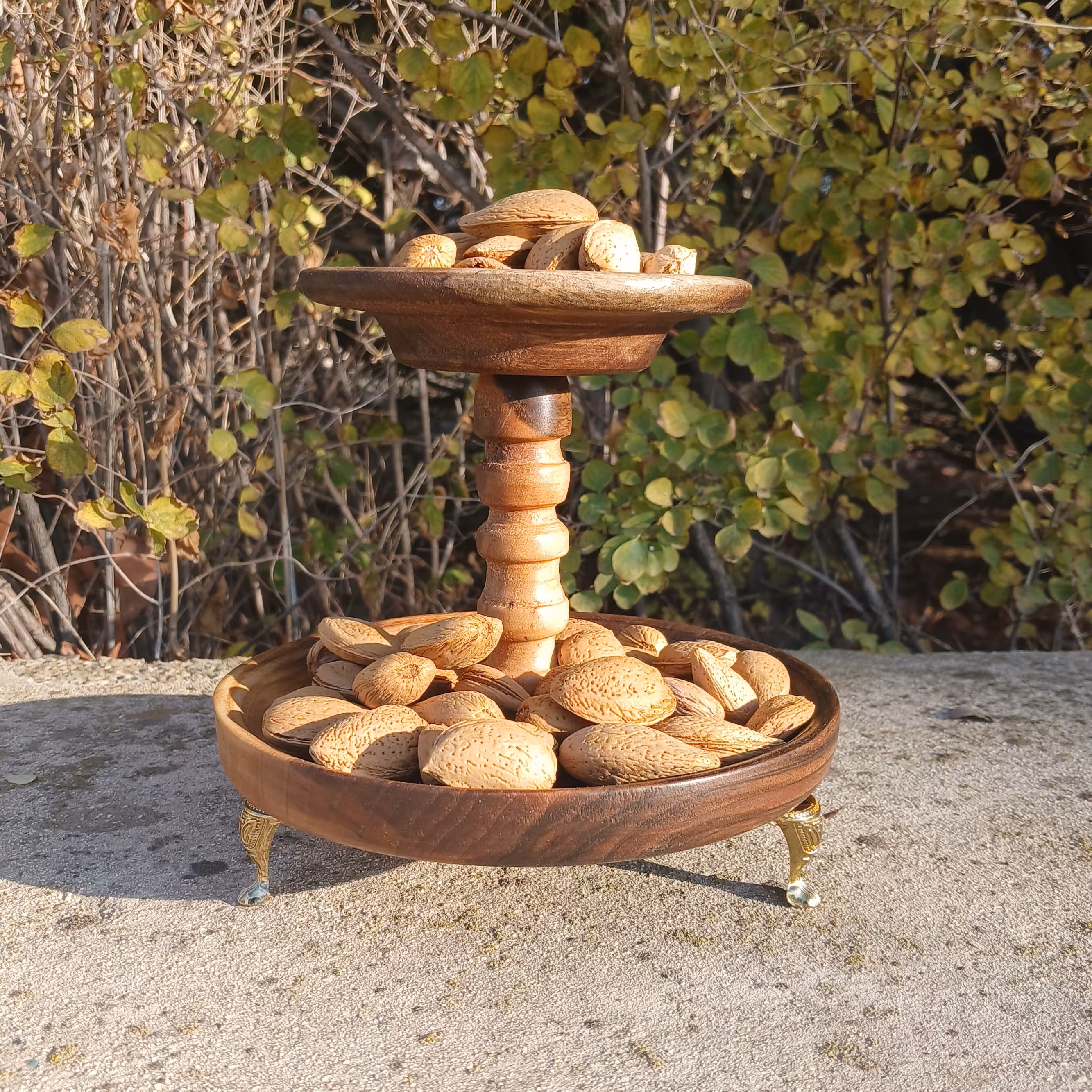 شیرینی خوری چوبی پایه خراطی شده دو طبقه