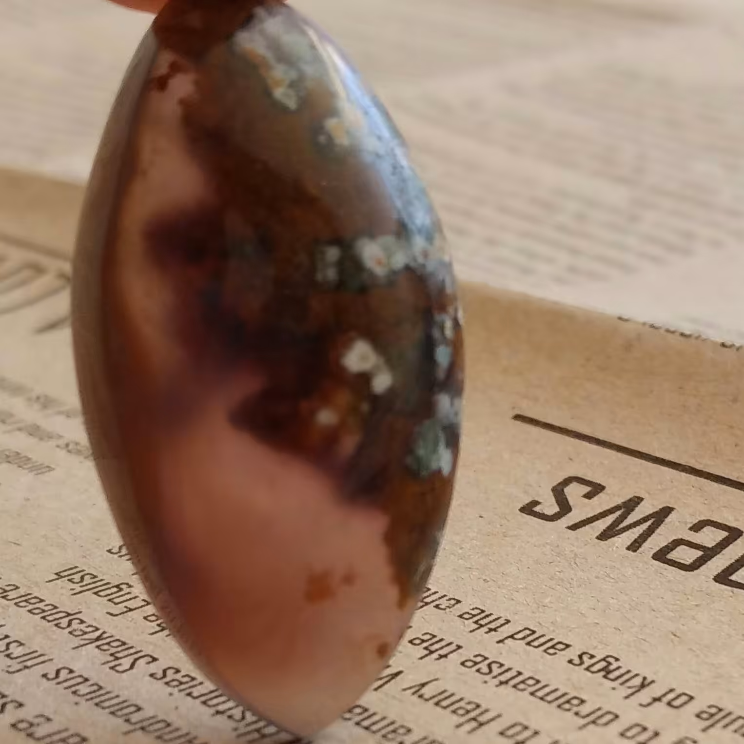 عقیق شکوفه تراش فانتزی با جلای عالی طرح مارکیز 