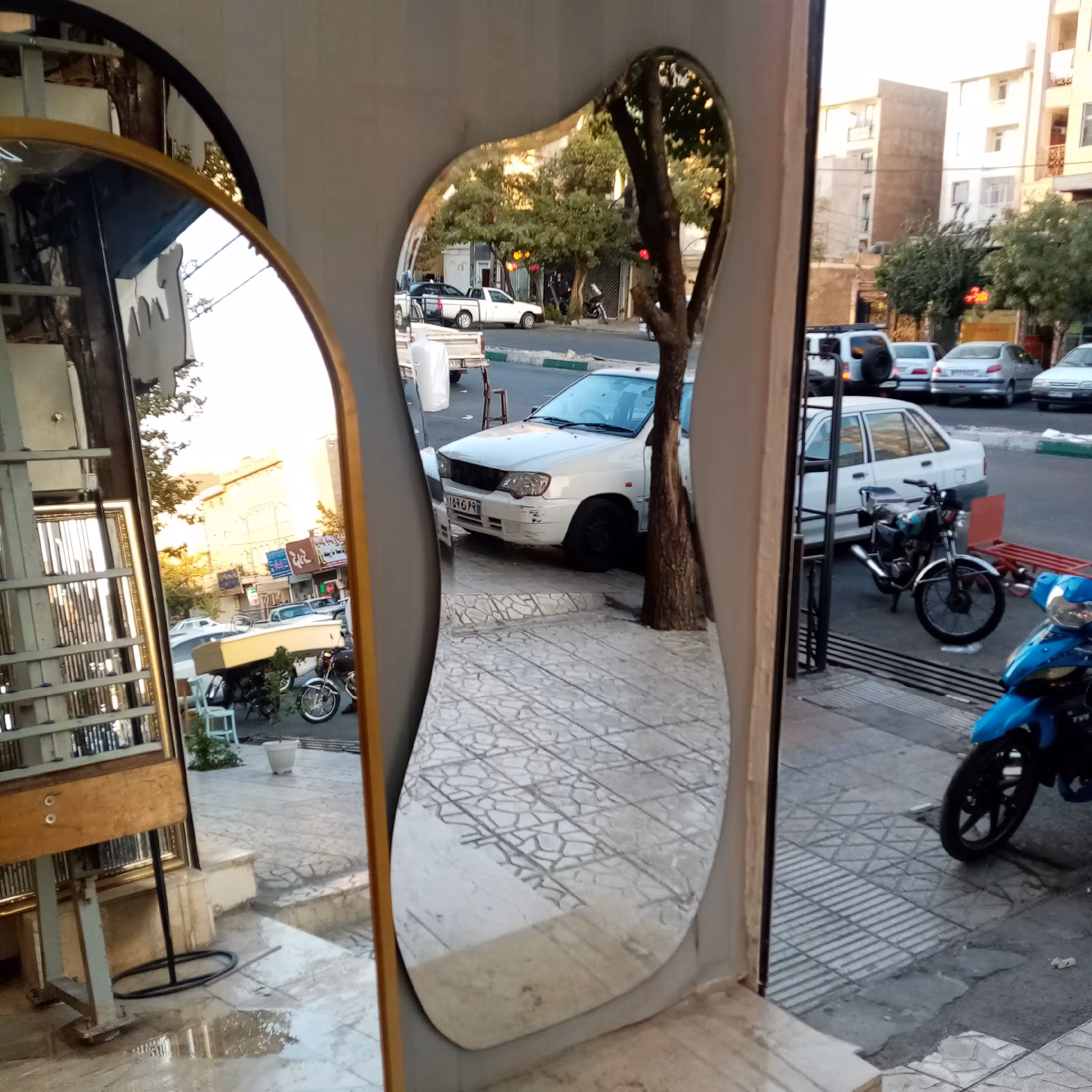 آینه قدی دیواری دفرمه با ابزار تراش دور ابعاد 170در 75