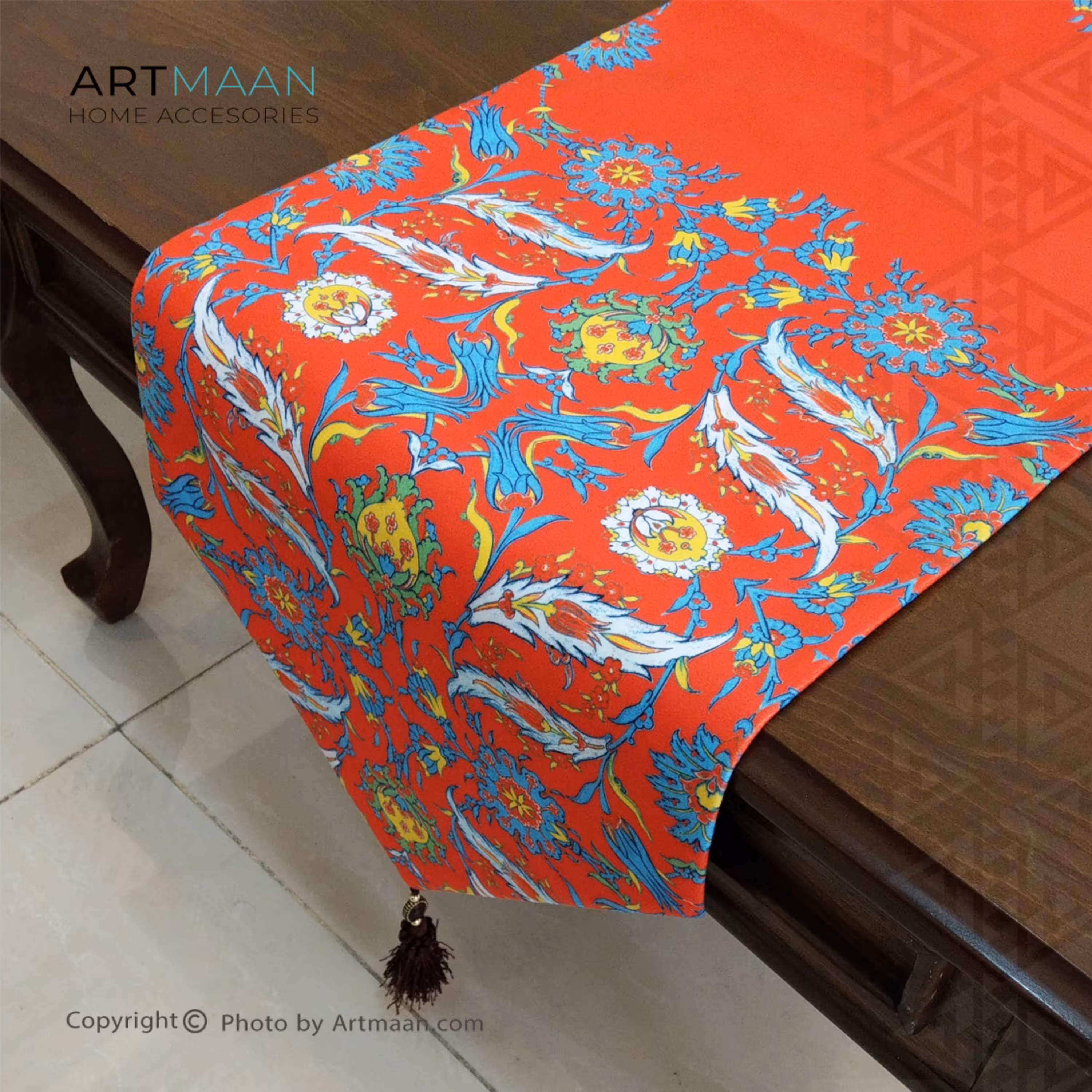 رانر مخمل آستر دار طرح گلهای شاه عباسی قرمز ( سایز 35x105 ) منگوله دار