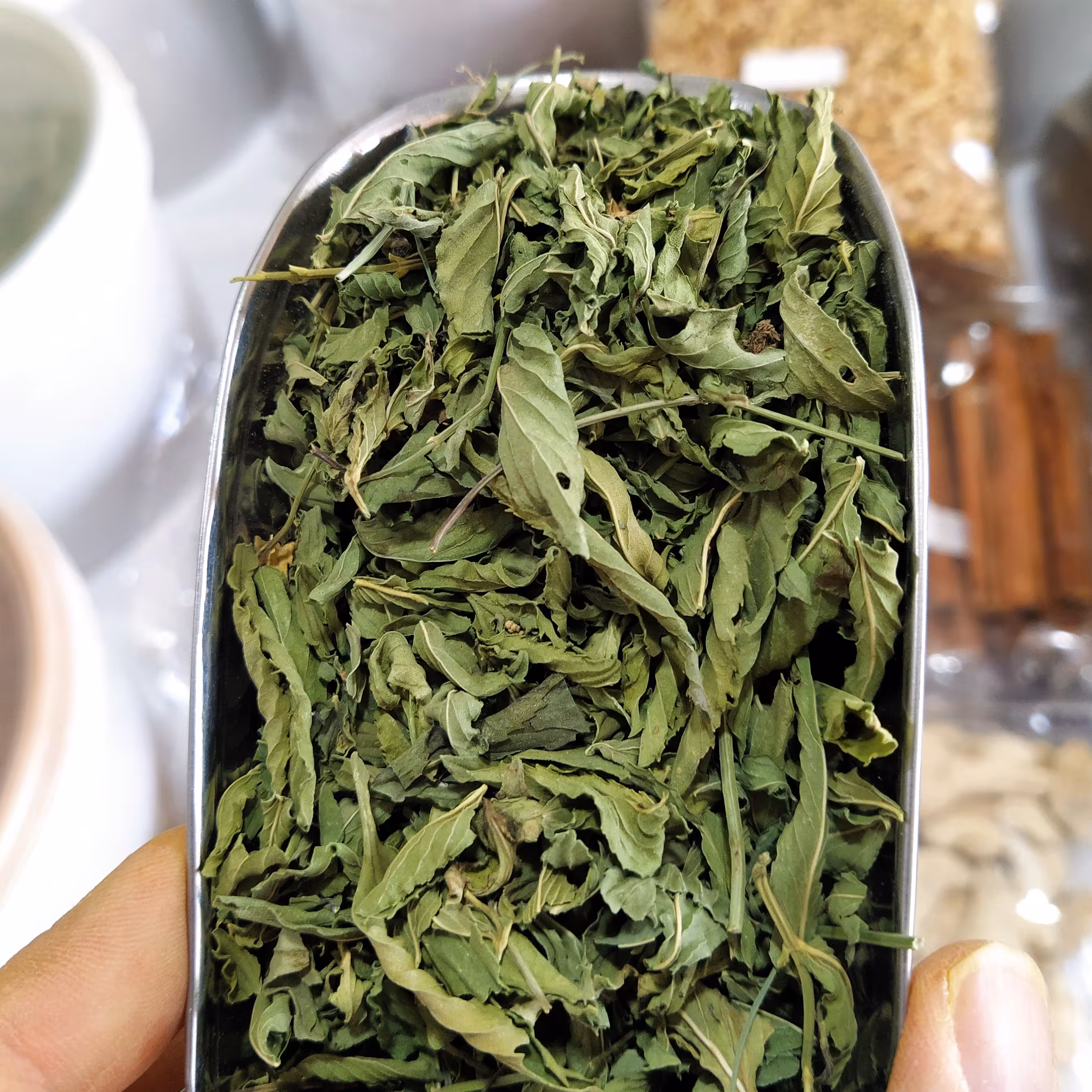 نعناع خشک برگ درجه یک بسته بندی 200 گرمی