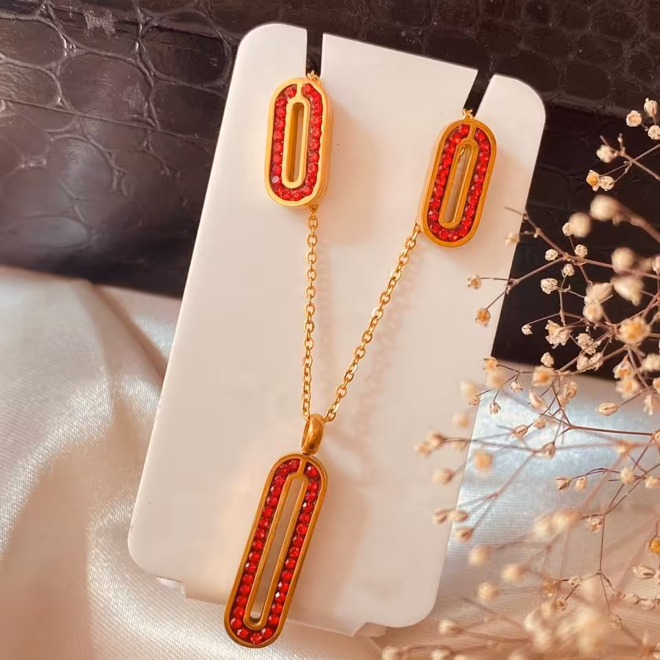 نیم ست مدل بیضی کشیده قرمز استیل رنگ ثابت