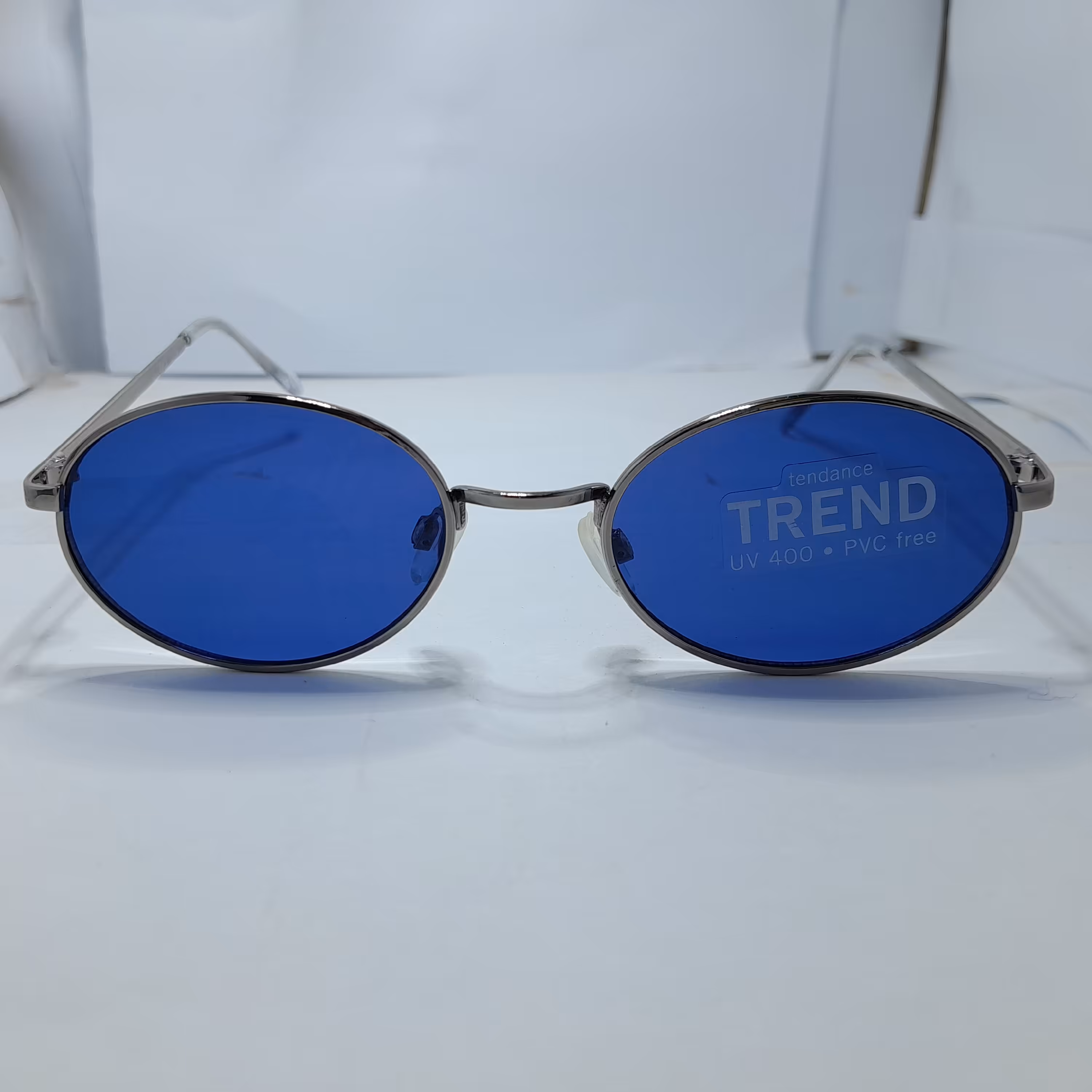 عینک آفتابی اسپرت  مناسب برای خانم ها و آقایان  رنگ شیشه آبی 