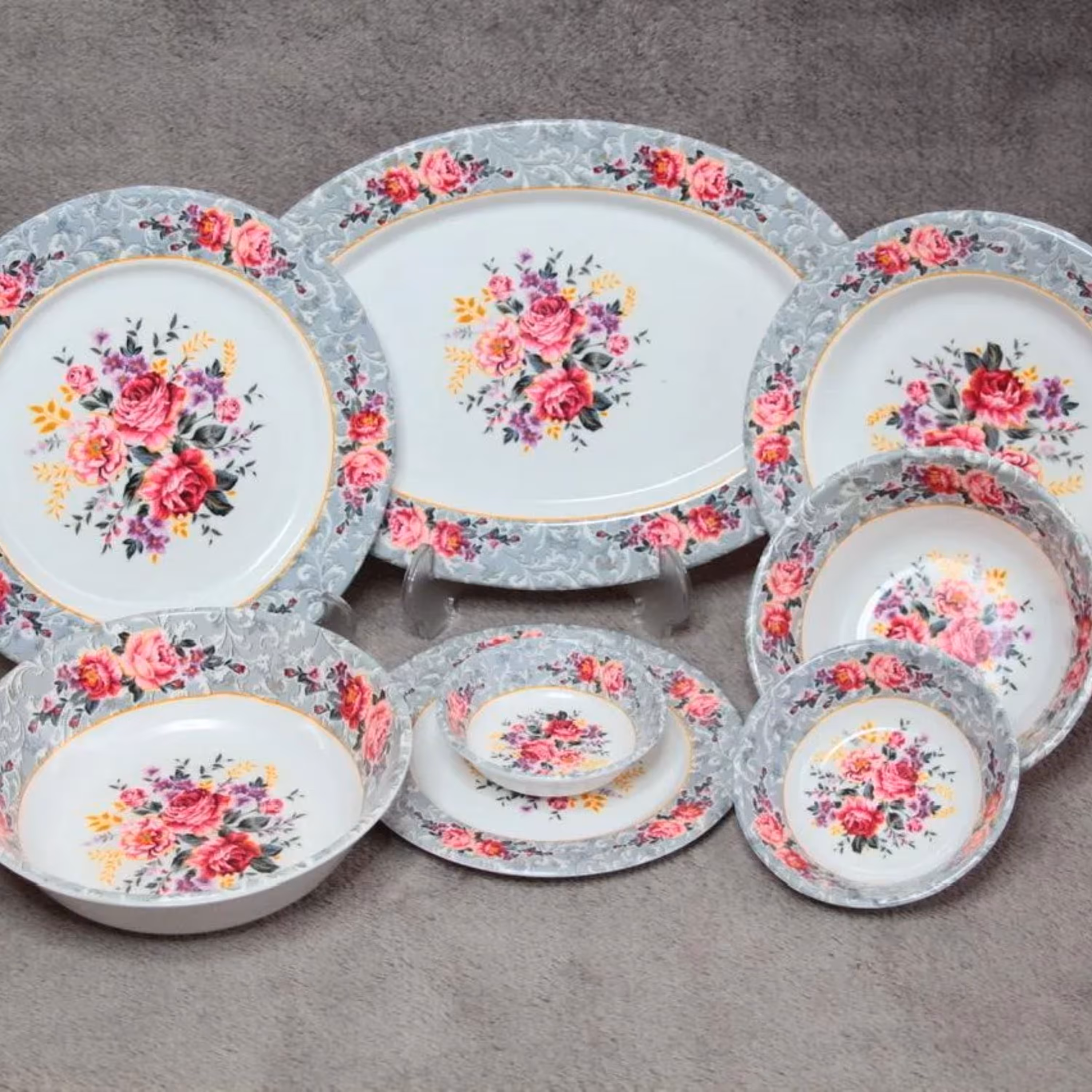 سرویس کامل ملامین پلو. خورشت و آبگوشت .ماست .ترشی .پیش دستی یک دیس بزرگ یک دیس کوچک   درجه 1-طرح2