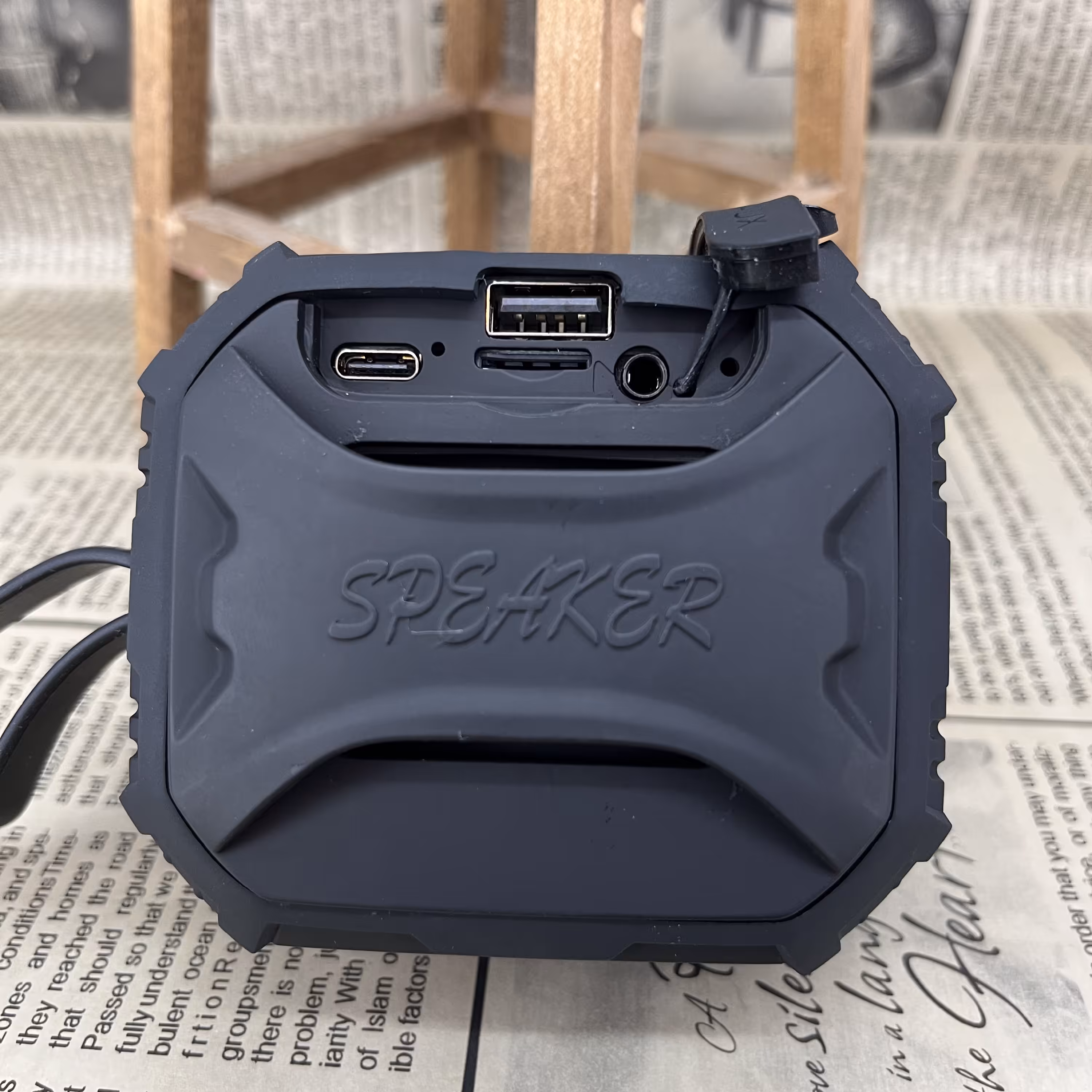 اسپیکر بلوتوثی p5 ضد آب و ضد ضربه