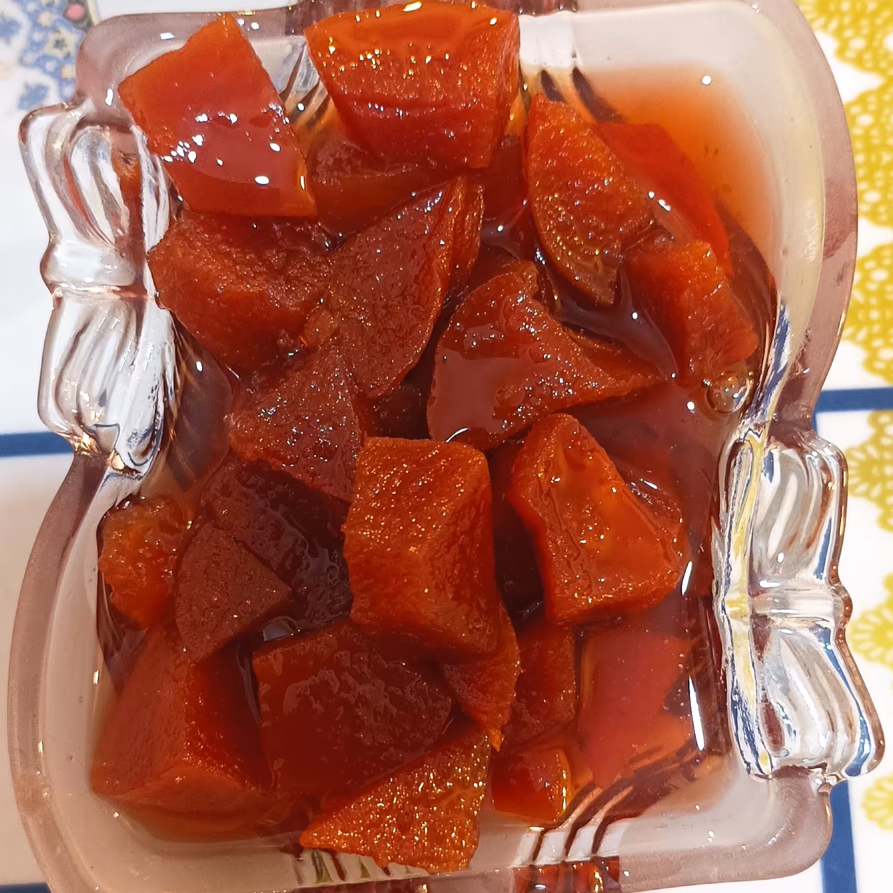 مربای به زعفرانی  با ارسال رایگان و تضمین کیفیت 