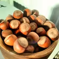 فندق خام باپوست امسالی اشکور (1 کیلوگرم) 