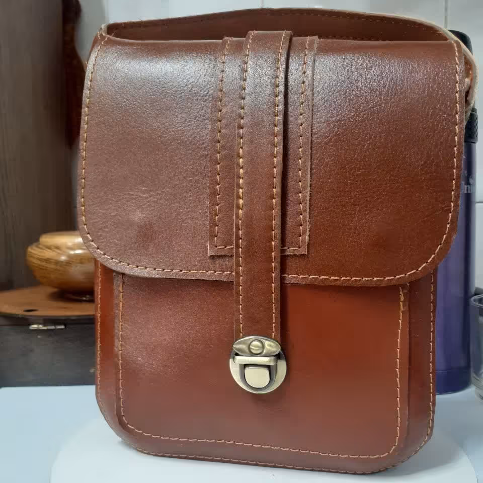 کیف دوشی چرم اسپرت گاوی دستدوز