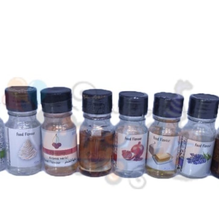 اسانس پسته خارجی در بسته بندی 10 گرمی و یک کیلویی و گالن 25 کیلویی