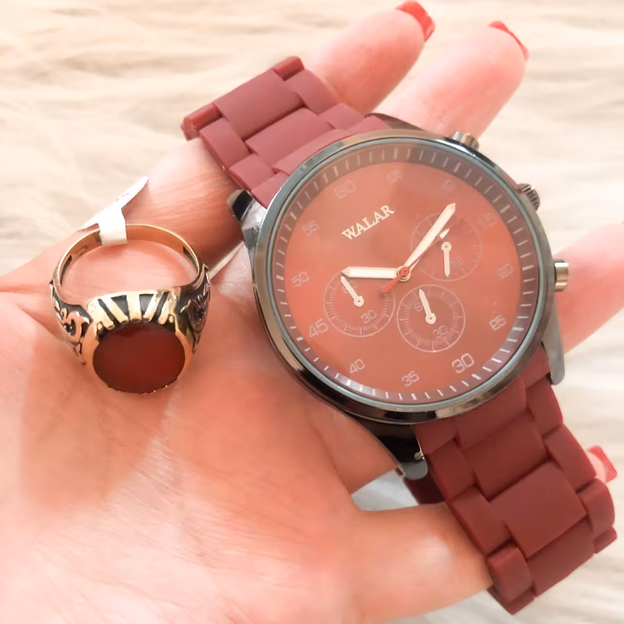 ست ساعت و انگشتر مردانه
ساعتمچی والار بند پیو قرمز
قاب مشکی صفحه قرمز
طرح 3موتوره
وارداتی از دبی
کیفیت عالی
قطر شیشه ساع