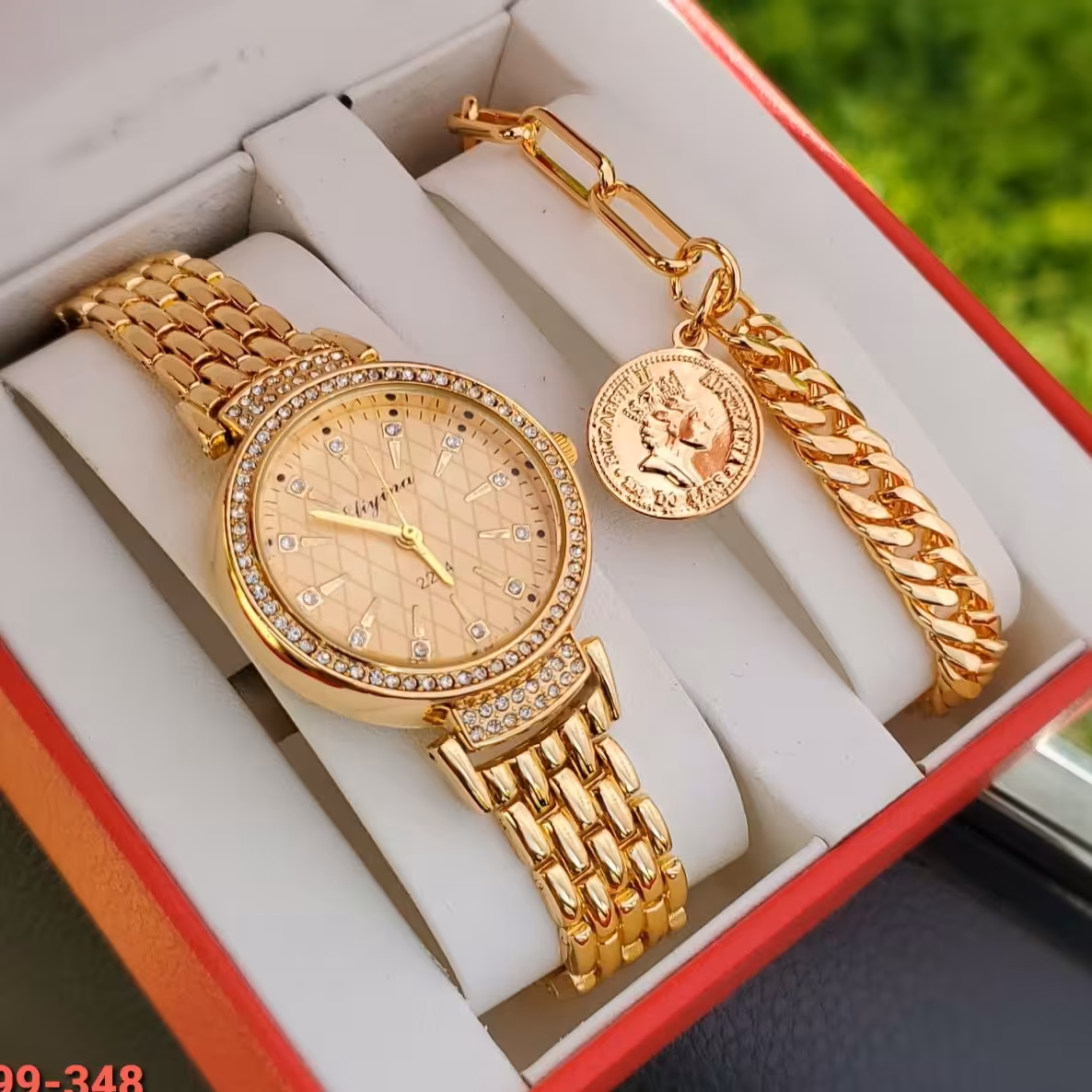 ست ساعت زنانه با دستبند شیک طلایی