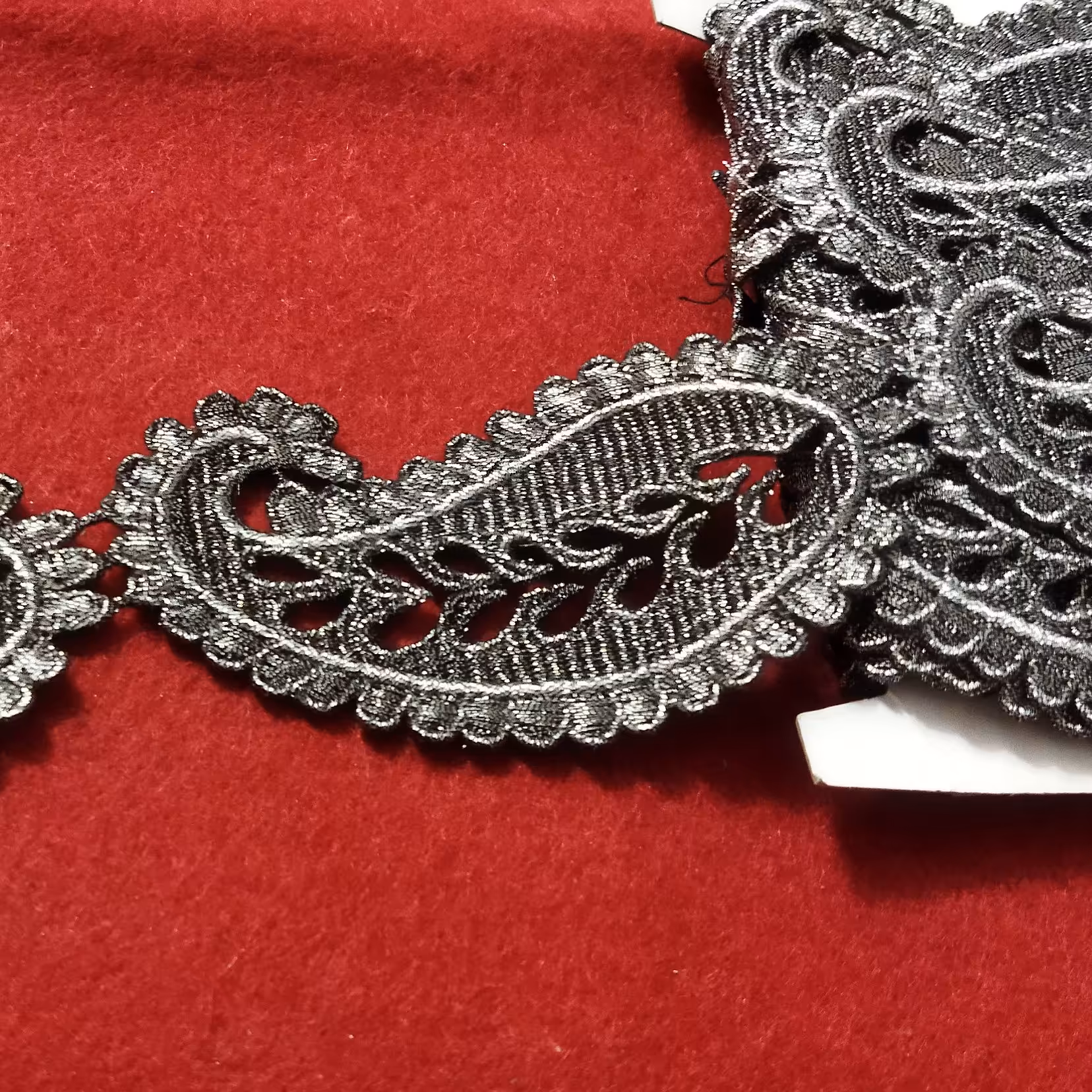 حاشیه براق طوسی ترمه و گل 