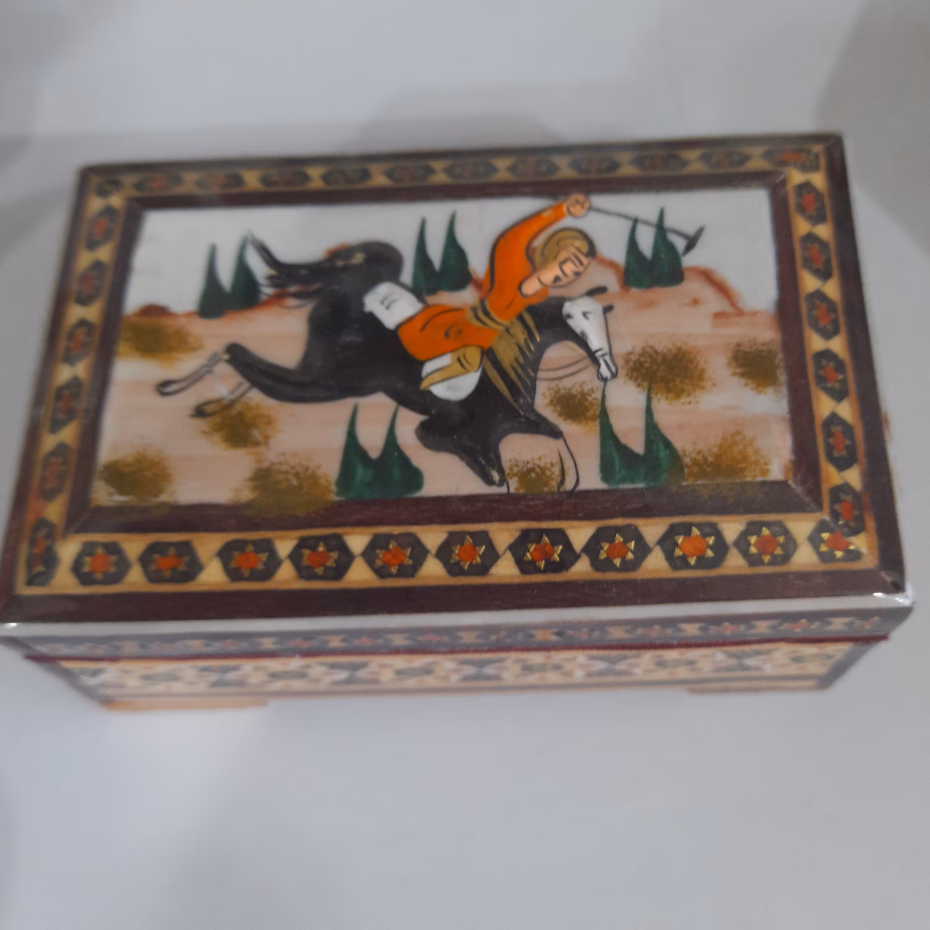 جعبه جواهرات خاتم کاری با نقاشی شکار 