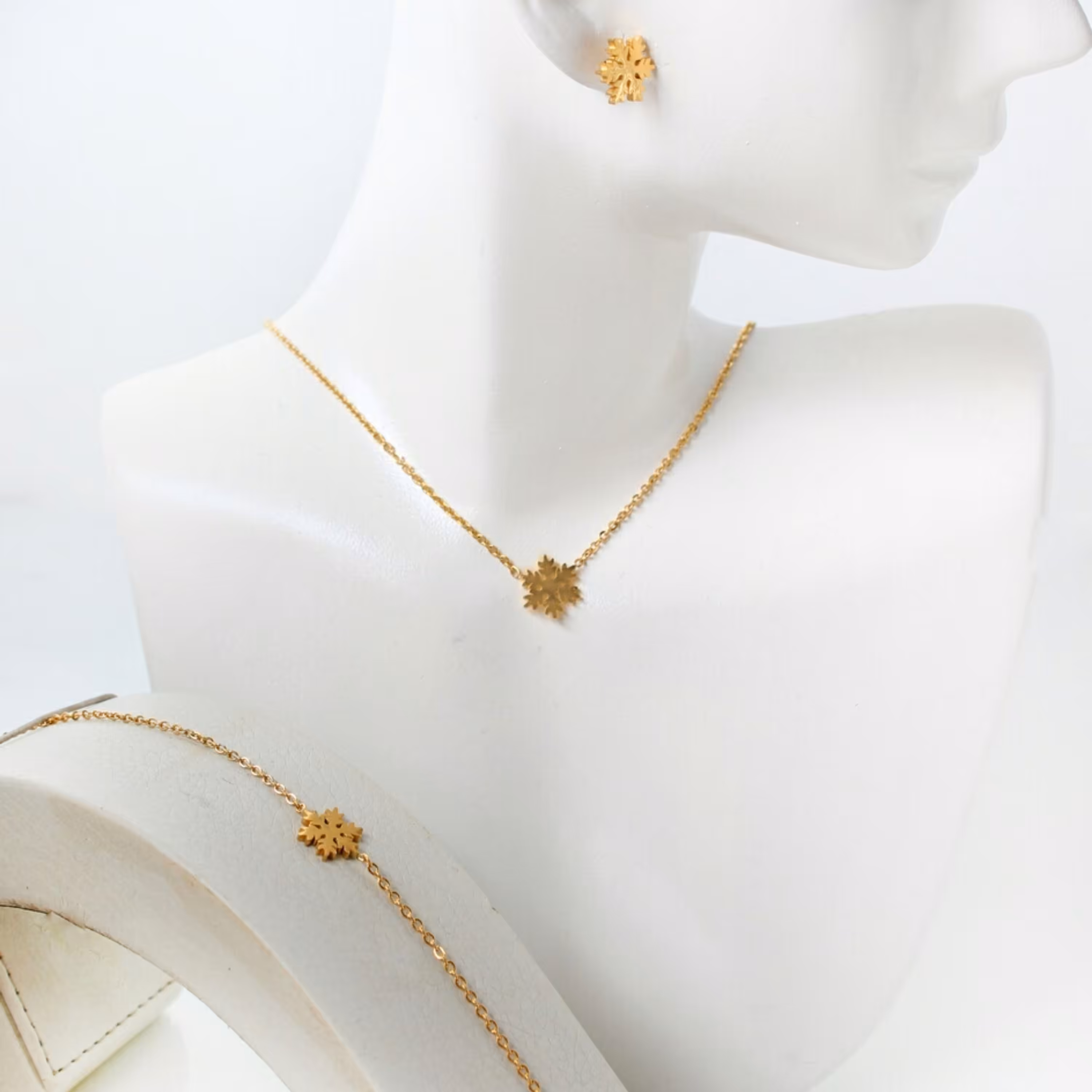 نیم ست زنانه طرح دونه های برف ضد حساسیت کد 3296