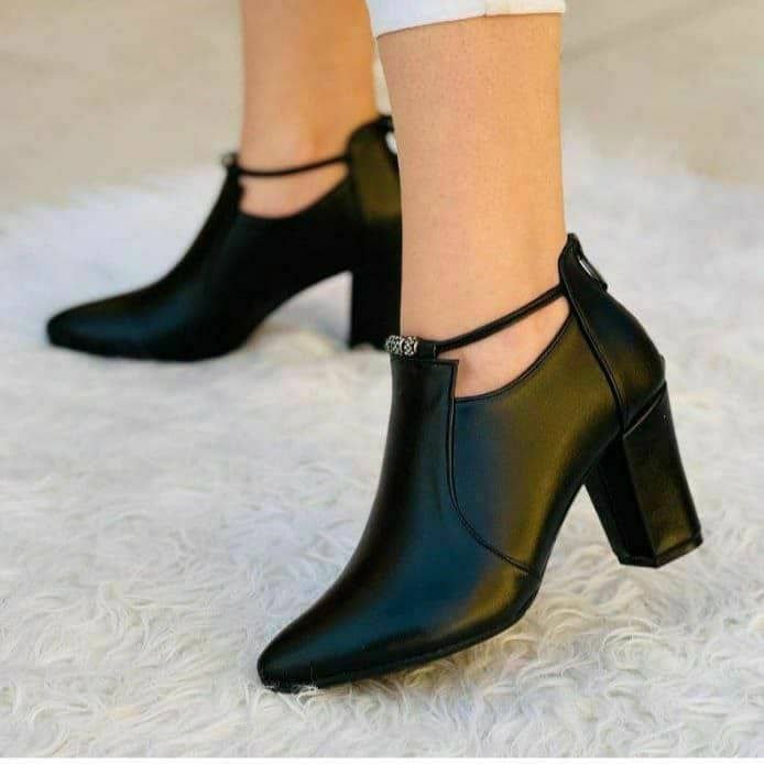 شارژ شد😍
پاشنه دار جدید باکیفیت بسیار خوش پا سایز37تا40
قیمت 355
