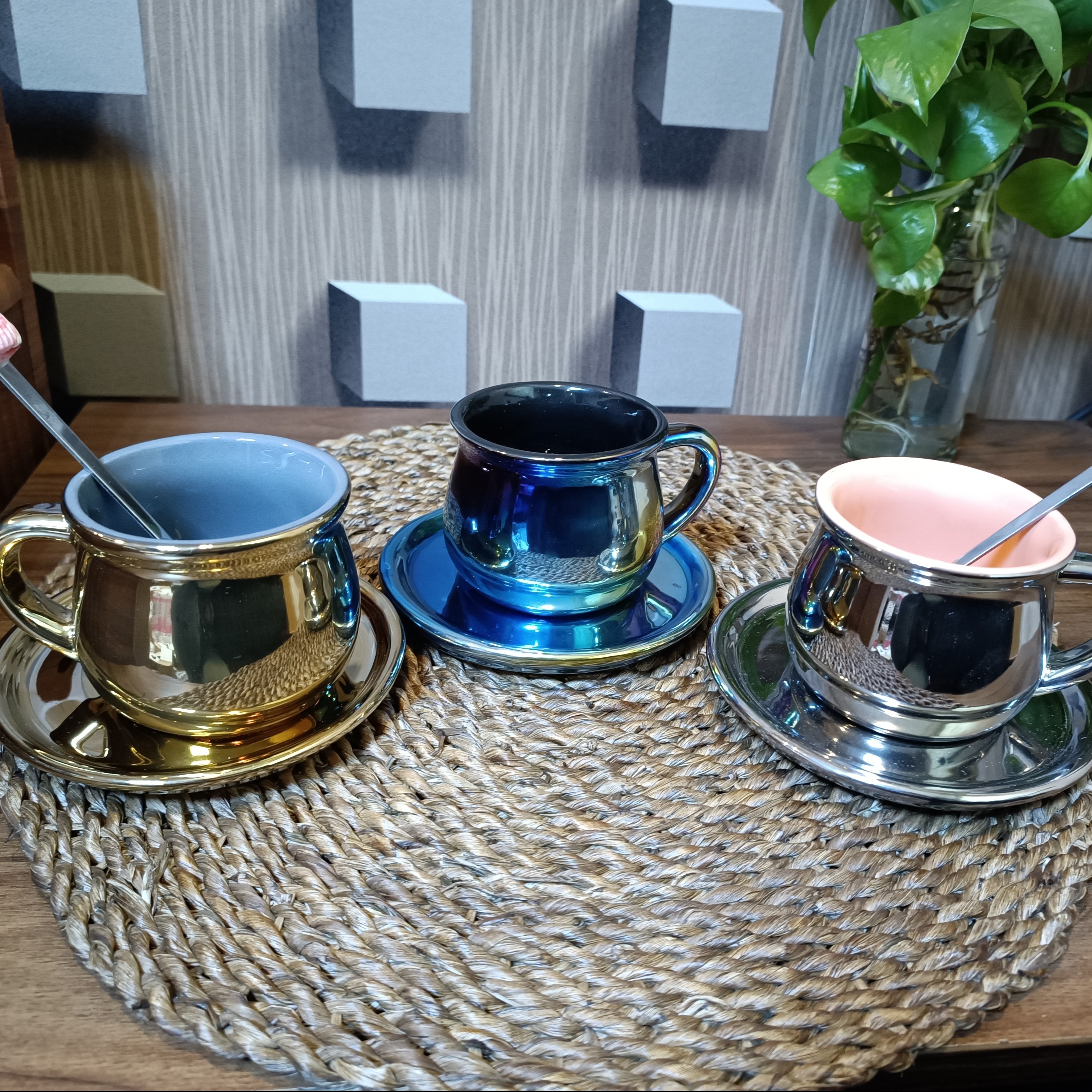 قهوه خوری گرد هولوگرامی