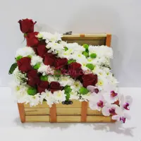 سبد گل چوبی آرام ارکیده داوودی رز