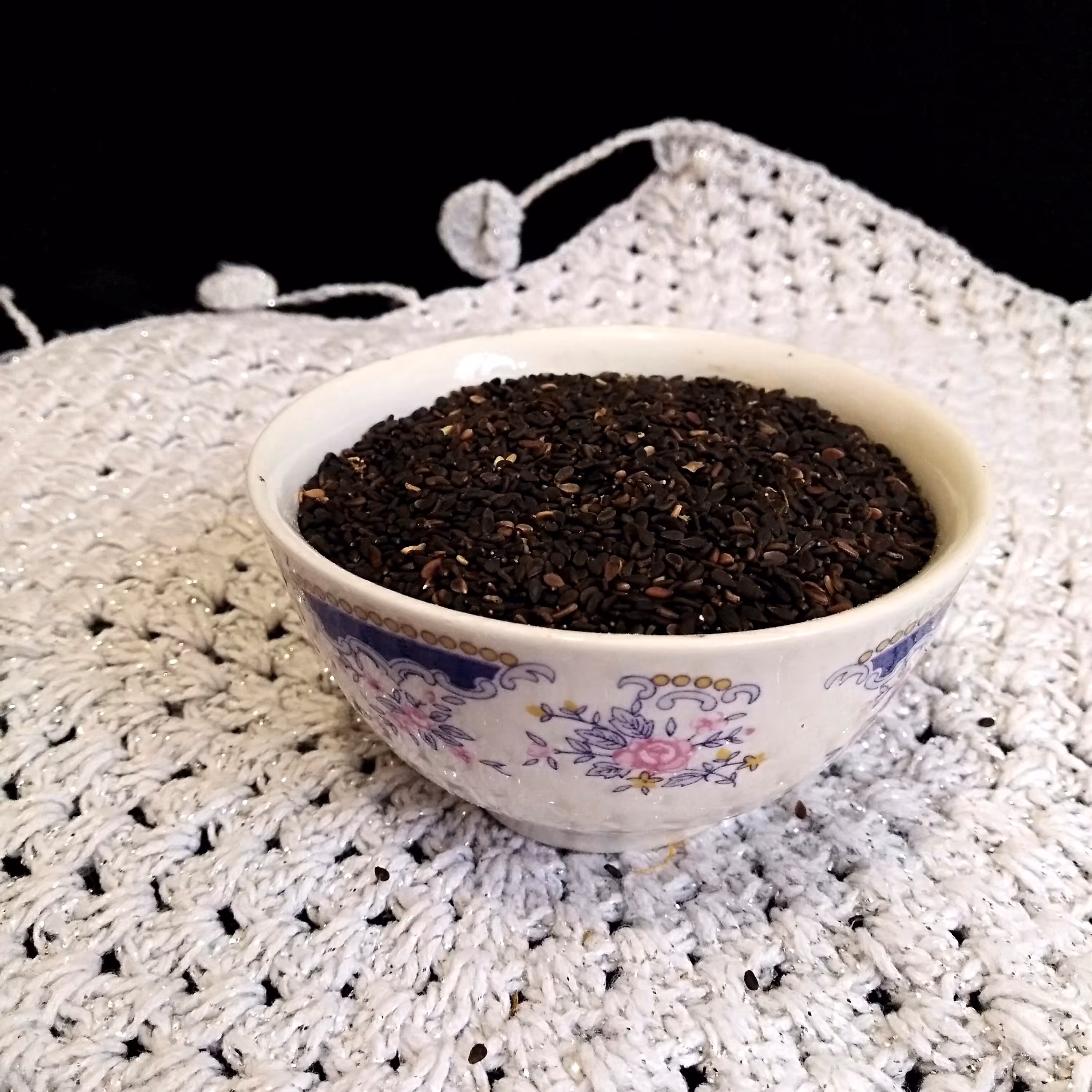 کنجد سیاه ارگانیک محلی و فوق العاده پرخاصیت (1 کیلویی)