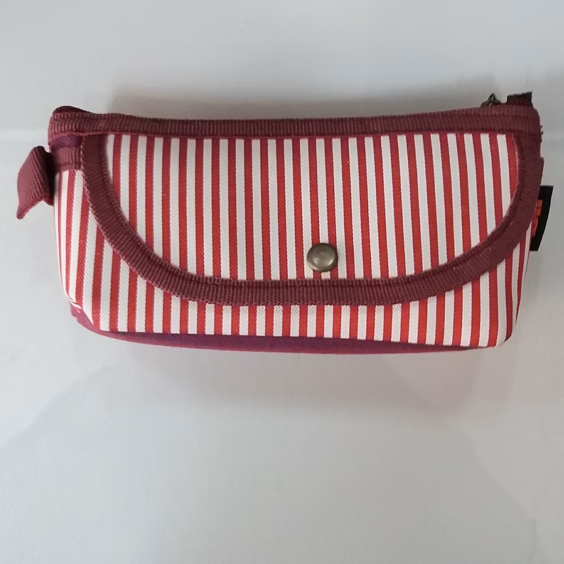 لوازم تحریر - جامدادی اوجا - مدل تبسم جیبدار جودون 1821 تک زیپ در جامدادی دکمه ای