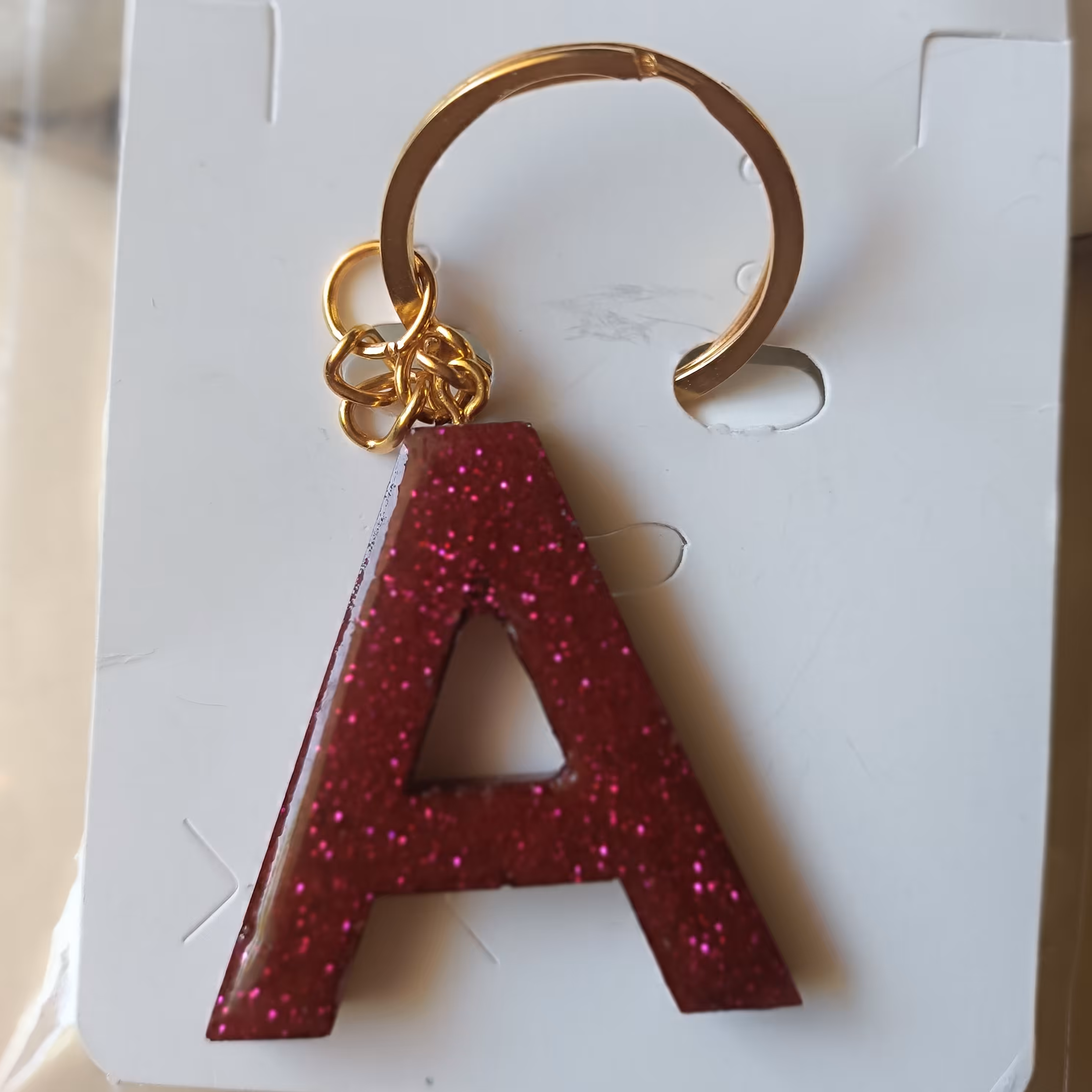 جاسوییچی طرح حروف انگلیسی مدل A قرمز رنگ اکلیلی