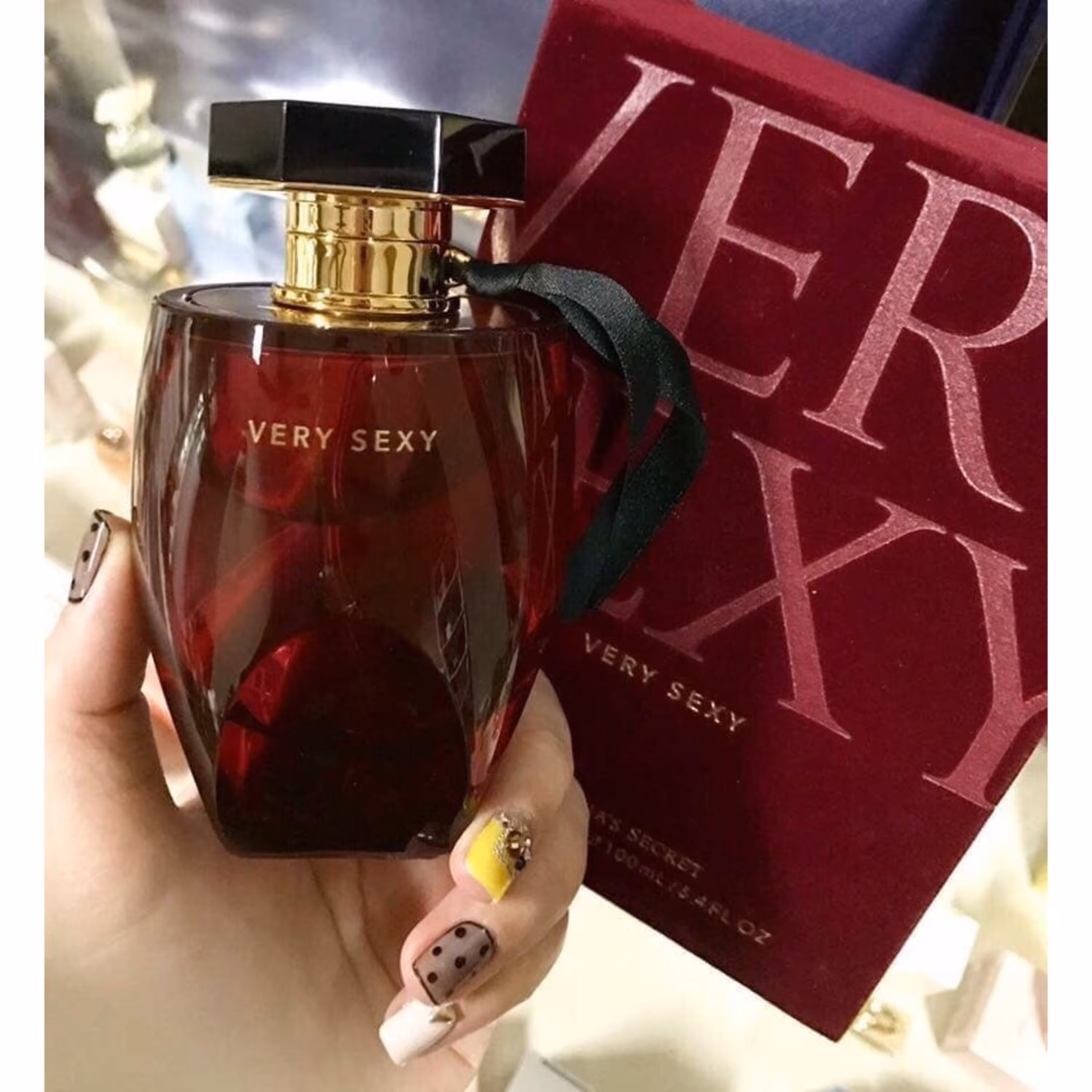 عطر 3 گرمی ویکتوریا سکرت وری x