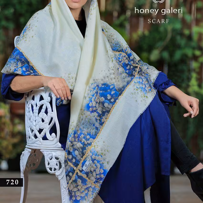 ابریشم دور دست دوز زیبا و خوش رنگ