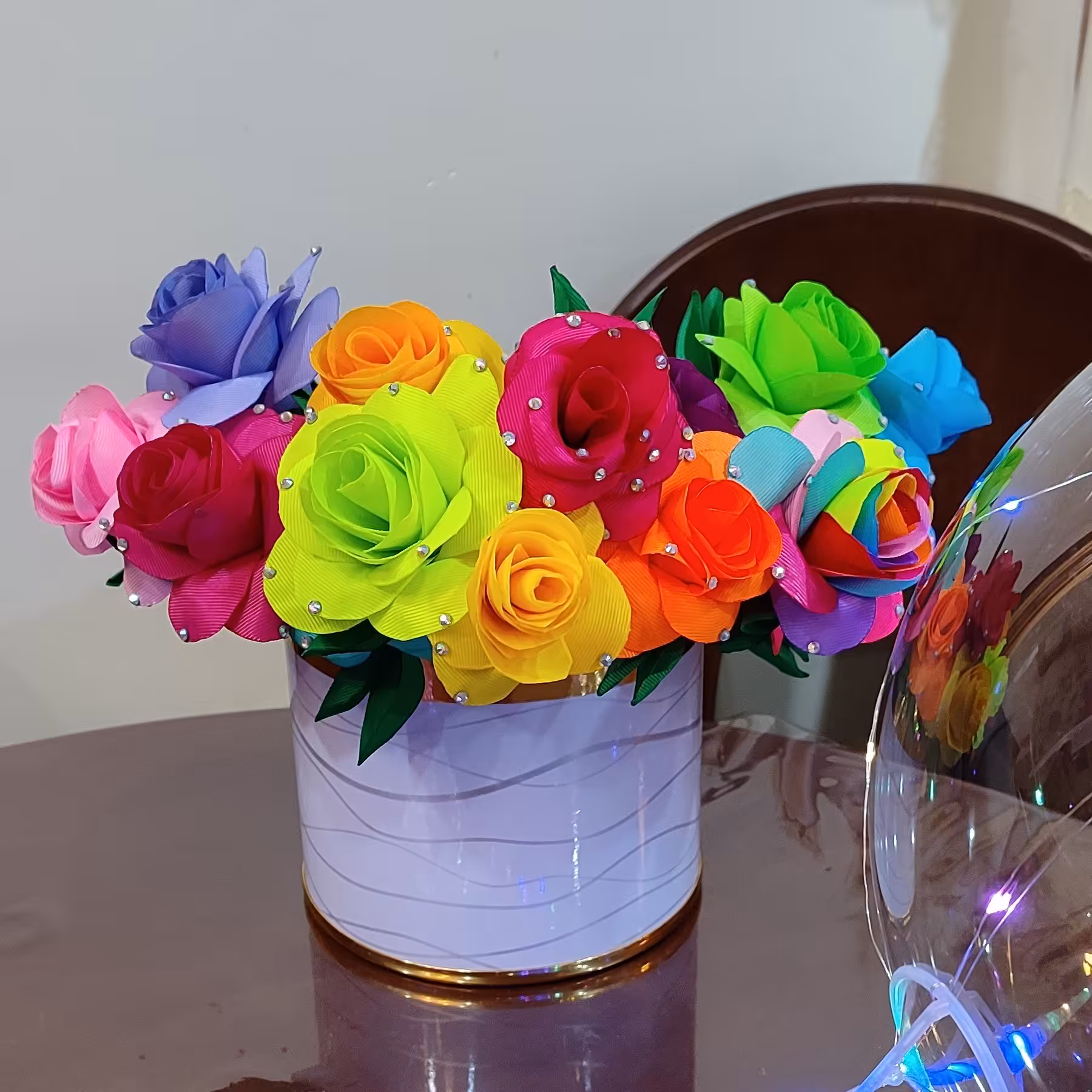 شاخه گل رز روبانی