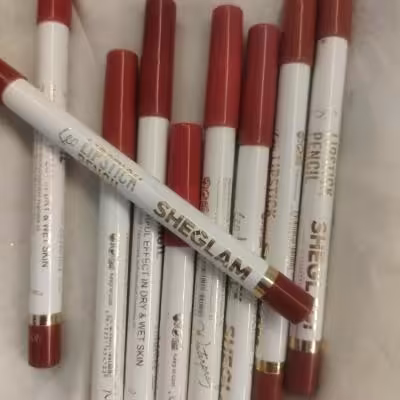 رژ لب مدادی برند شیگلم